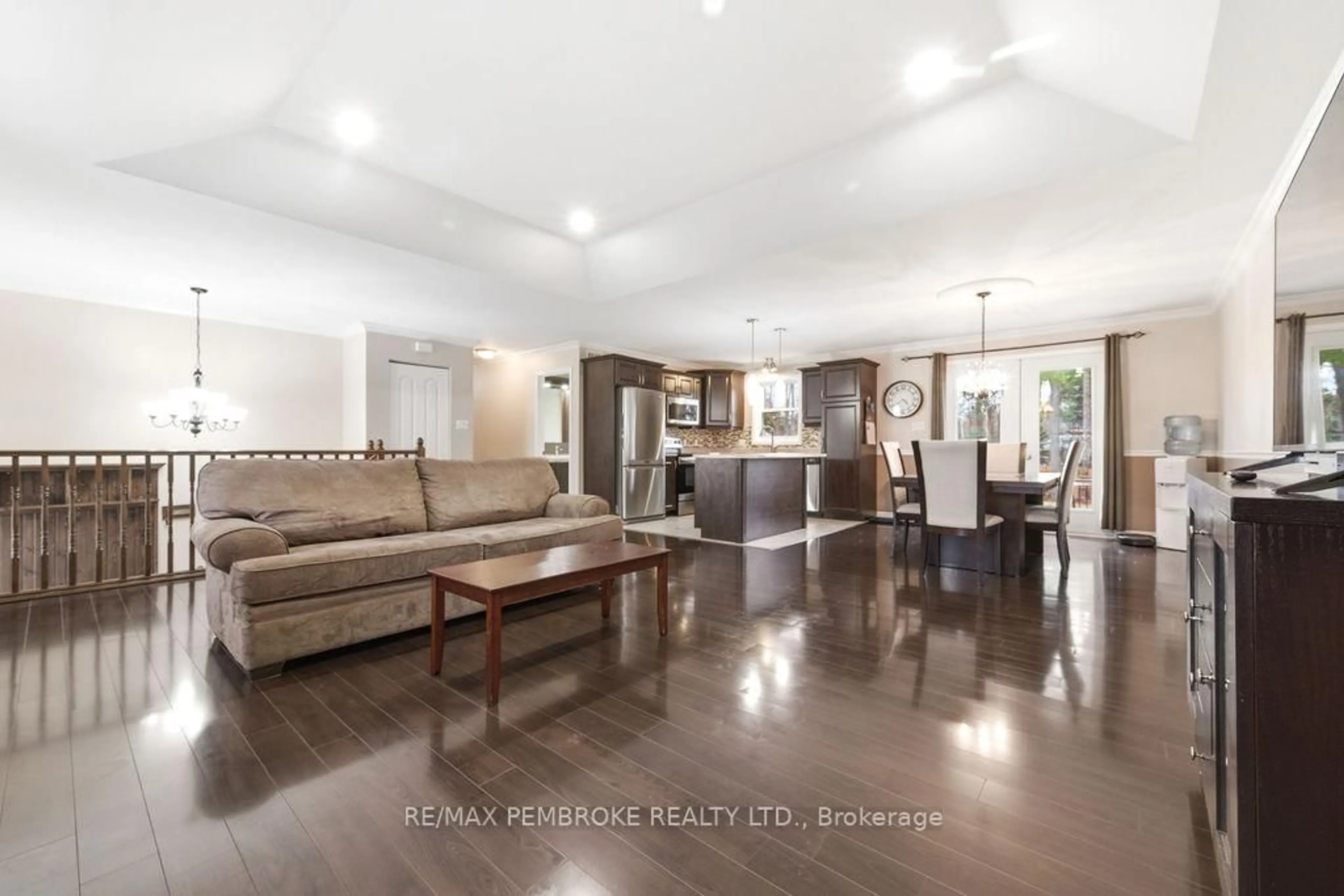 Open concept kitchen, unknown for 610 Hummingbird Lane, Petawawa Ontario K8H 0A8