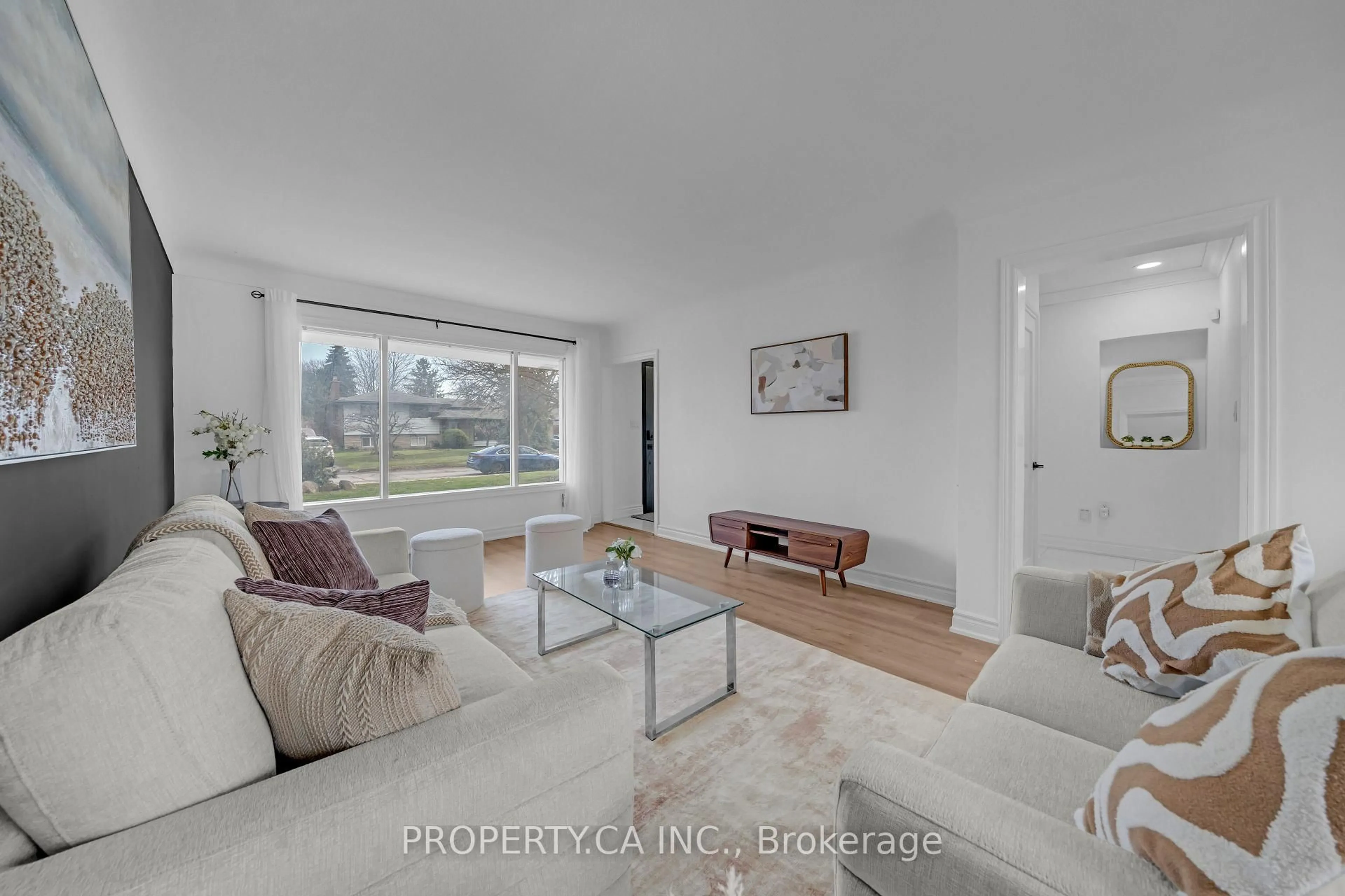 Living room with furniture, unknown for 7063 McGill St, Niagara Falls Ontario L2J 1L8