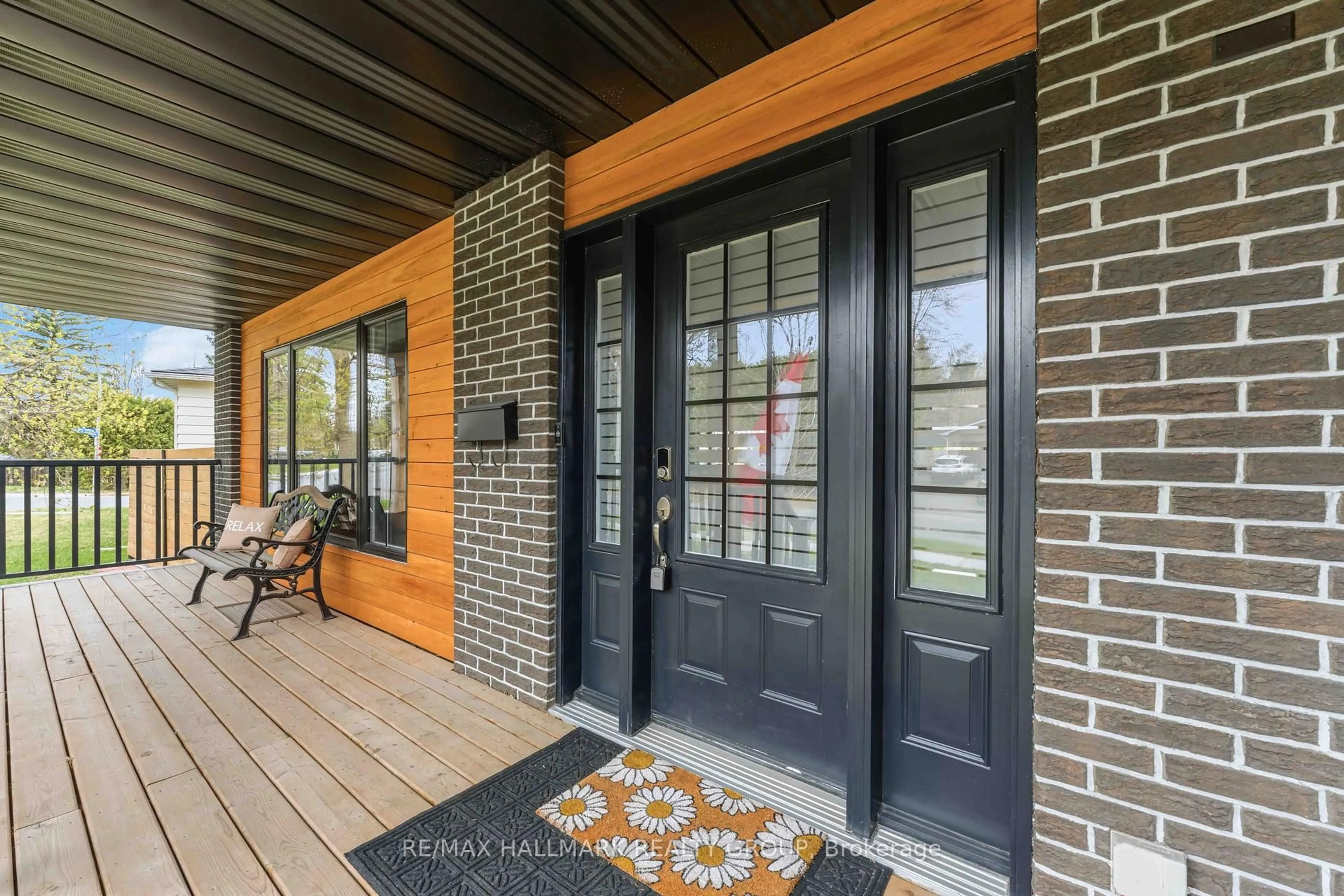 Indoor entryway for 6321 Lumberman Way, Ottawa Ontario K1C 1E1