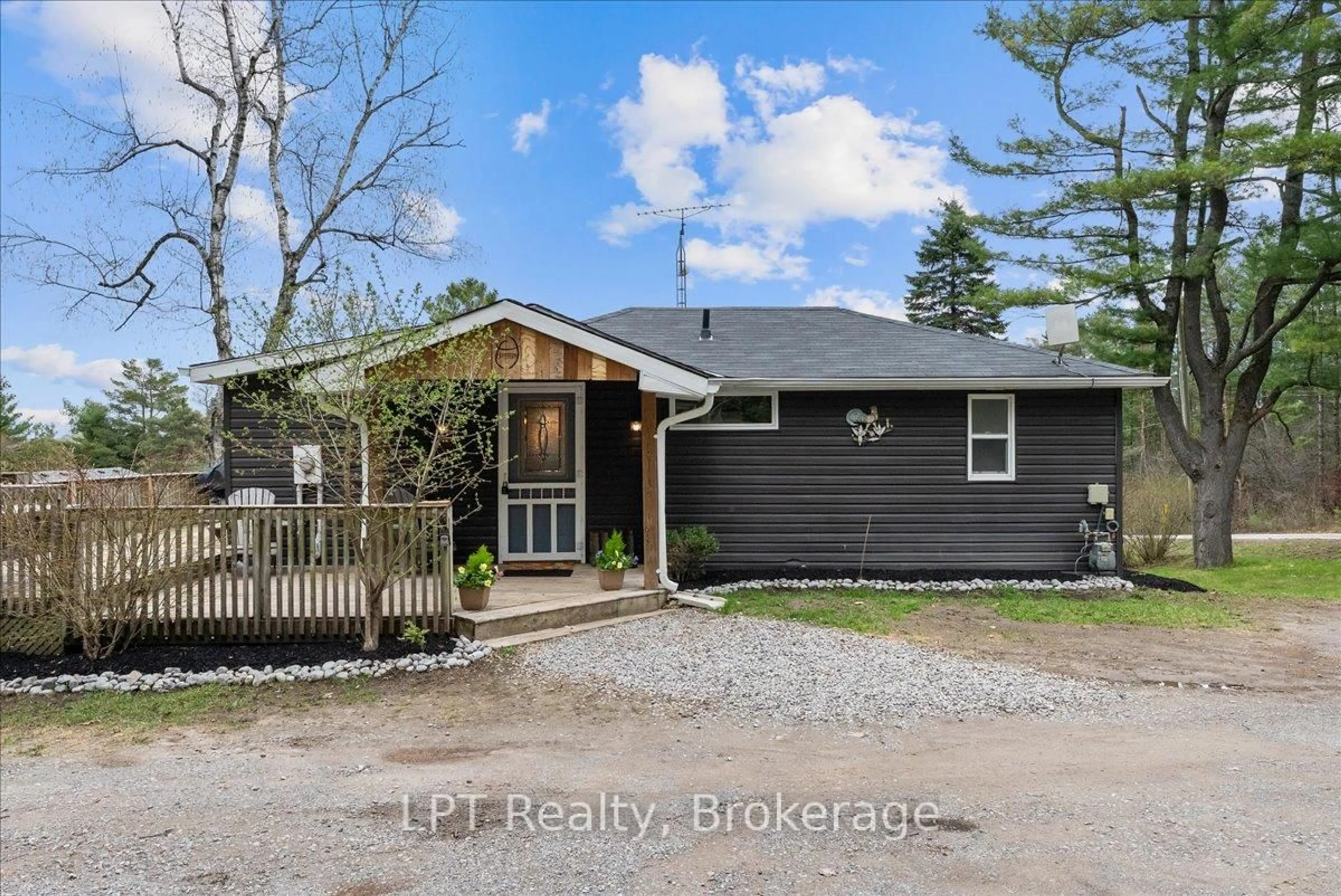 A pic from outside/outdoor area/front of a property/back of a property/a pic from drone, street for 7010 Lake St, Hamilton Township Ontario K0L 1E0