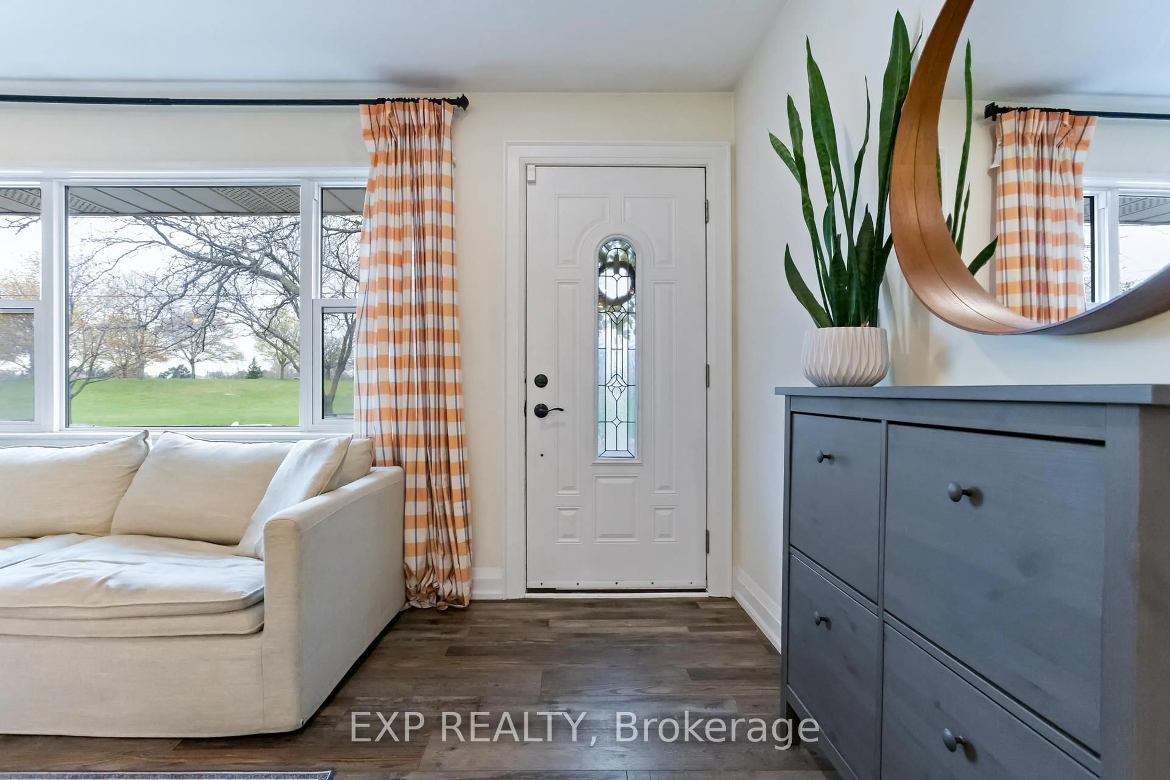 Indoor entryway for 3 Fay Ave, Hamilton Ontario L8T 4B9