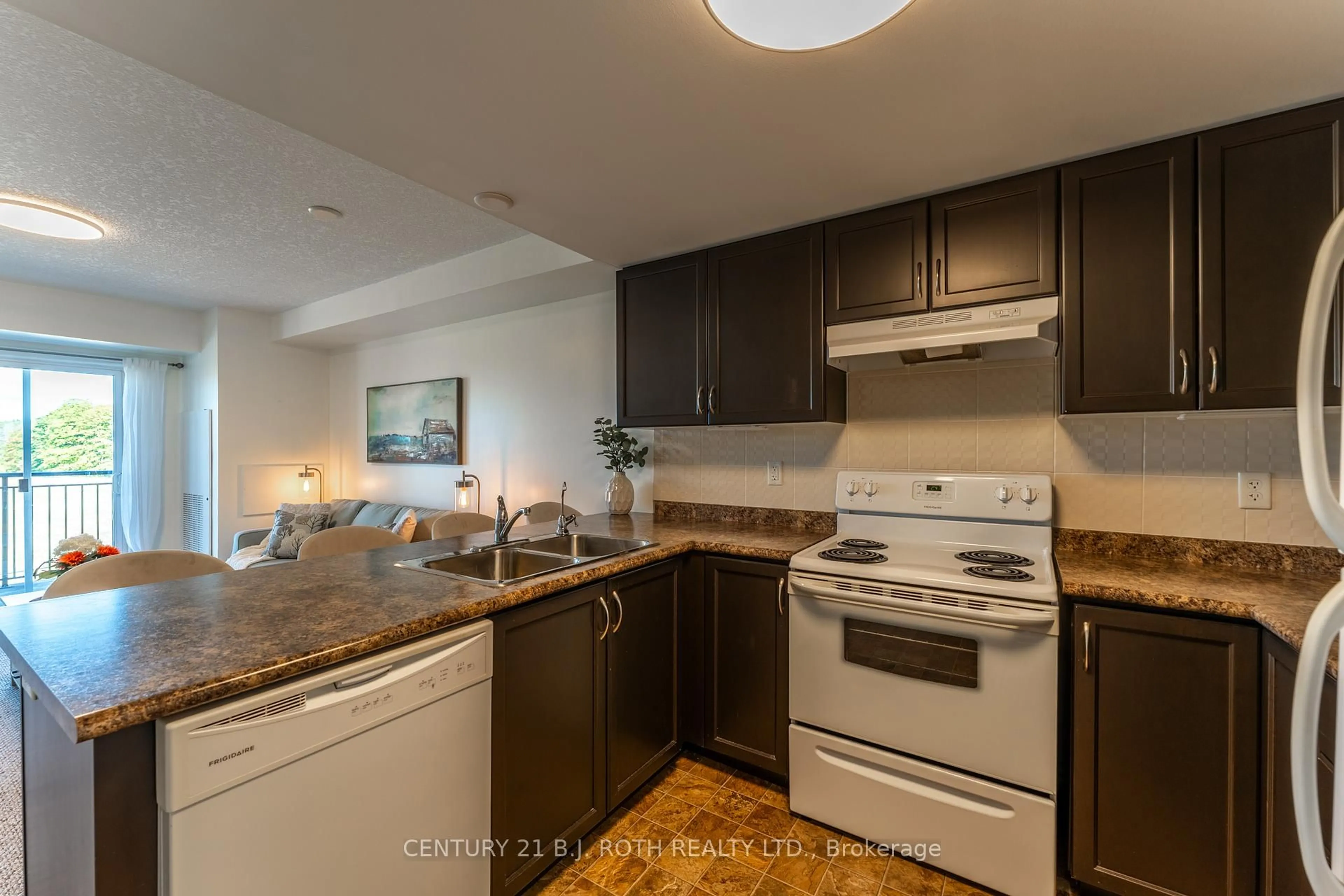 Standard kitchen, unknown for 67 Kingsbury Sq #403, Guelph Ontario N1L 0L3