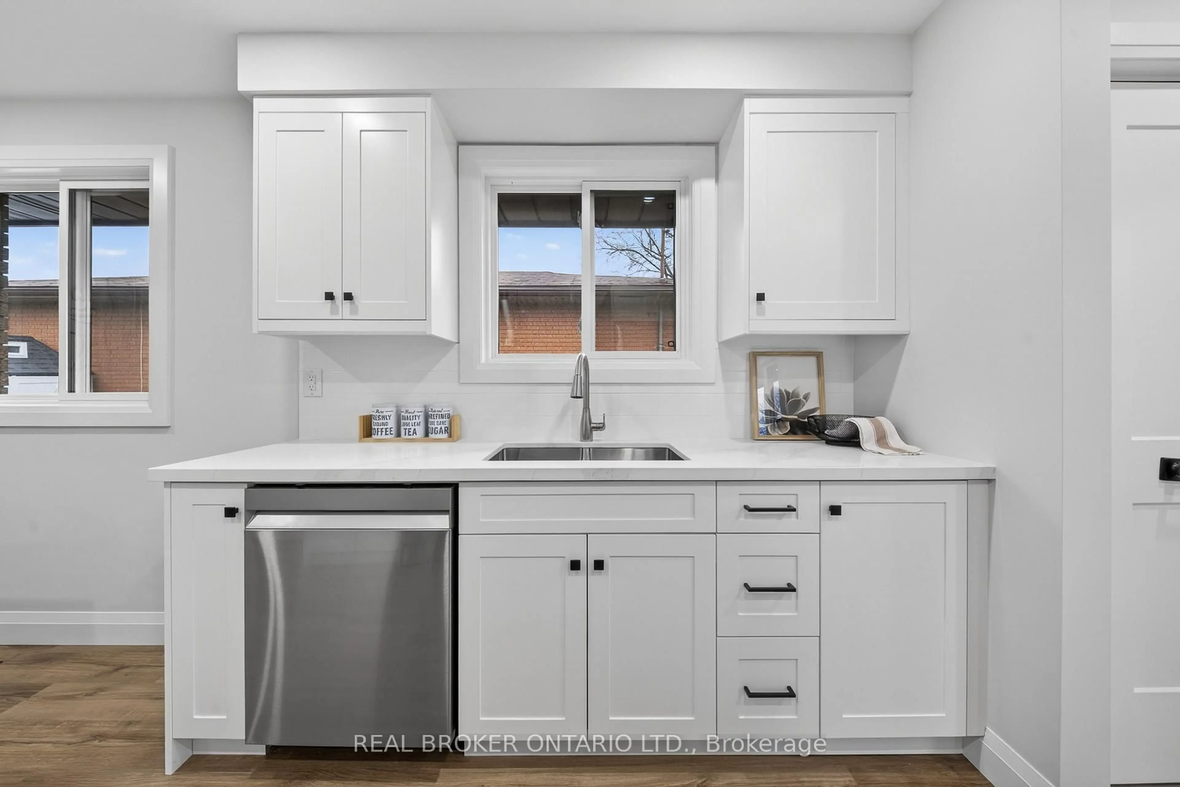 Unknown for 201 Ridge St, Hamilton Ontario L9A 2X6