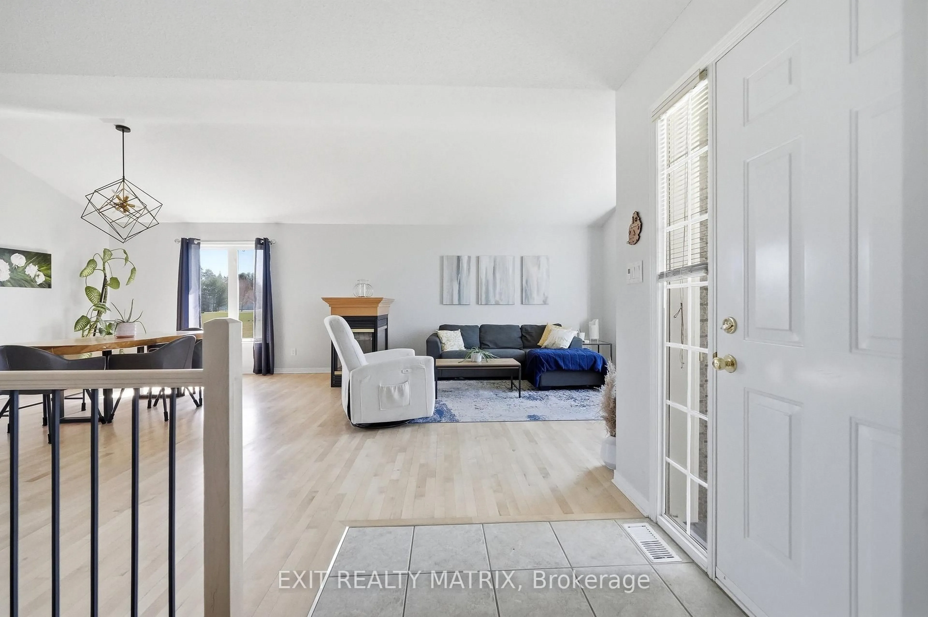 Living room with furniture, unknown for 2117 Lemery St, Clarence-Rockland Ontario K0A 1E0