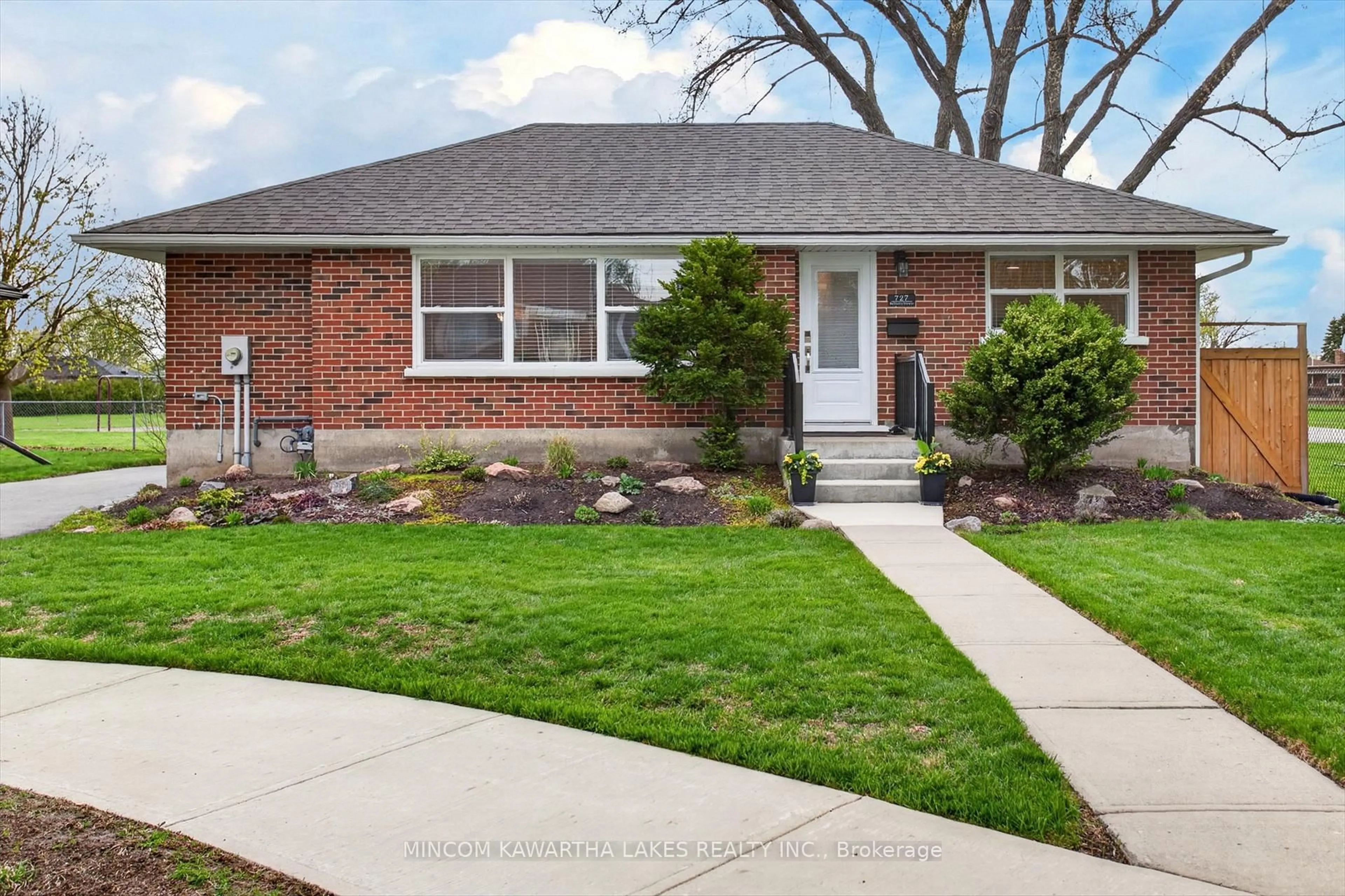 Home with brick exterior material, street for 727 Bellaire St, Peterborough Ontario K9J 3Y7