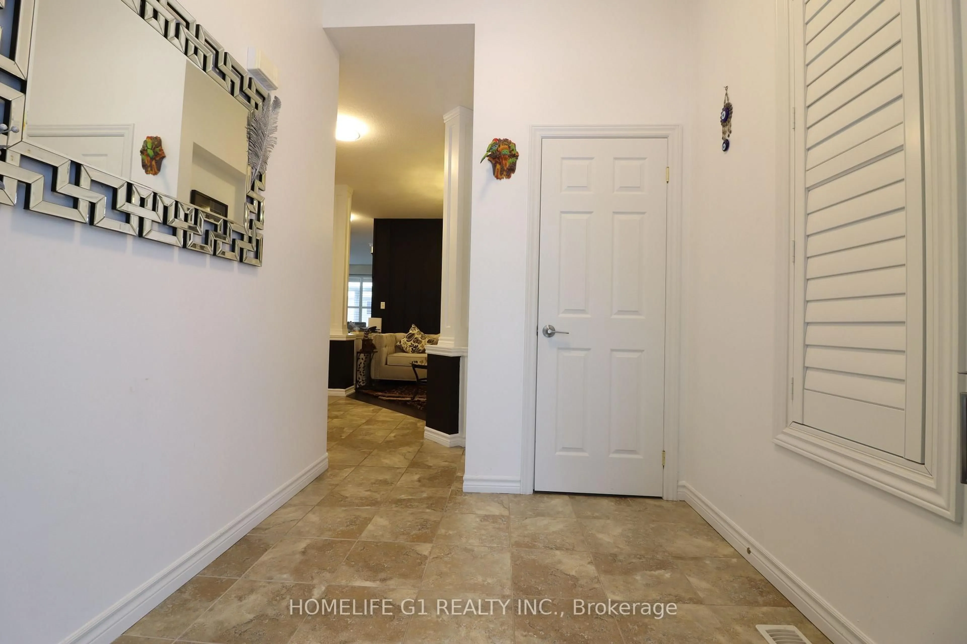 Indoor entryway for 217 Drenters Crt, Guelph/Eramosa Ontario N0B 2K0
