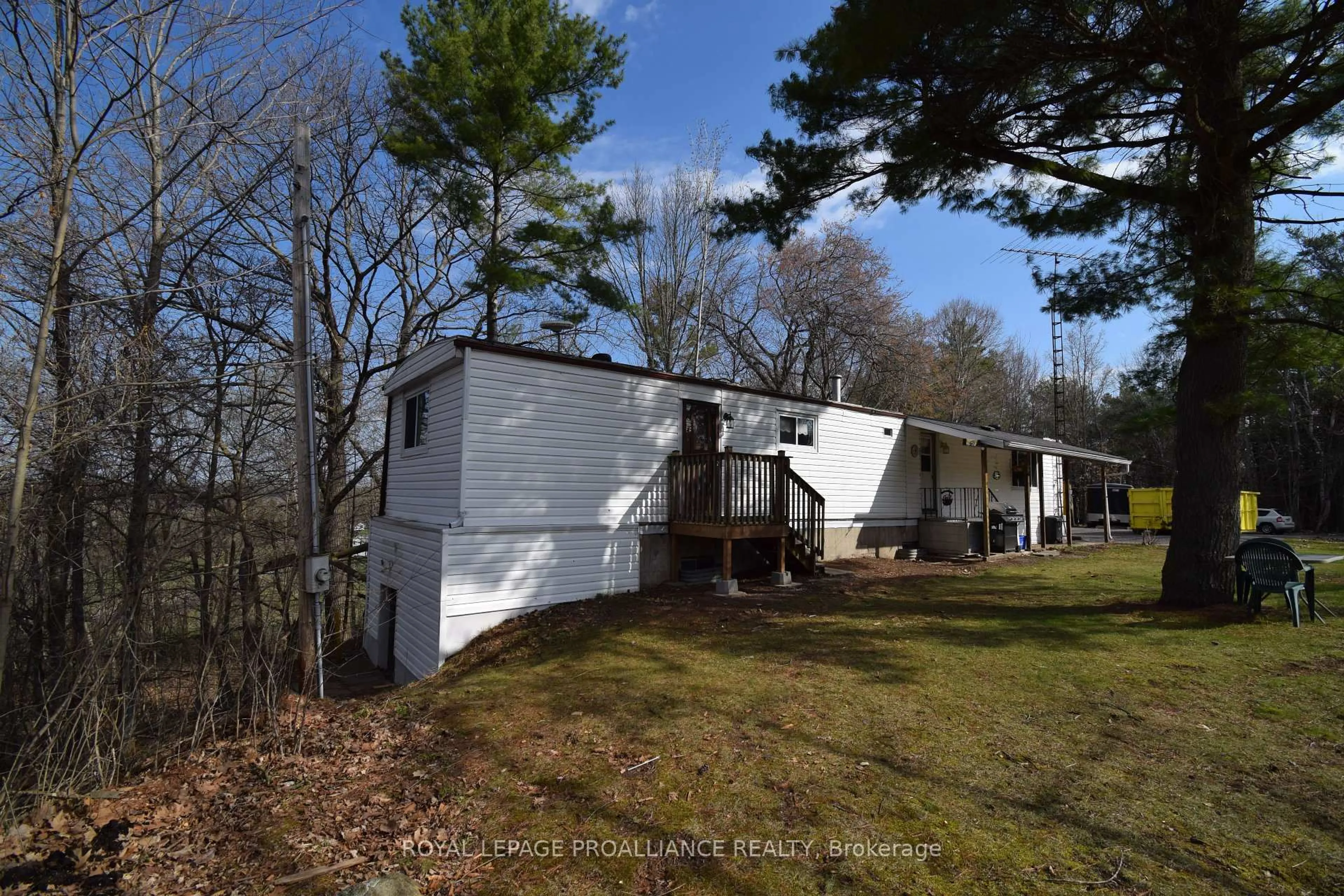 A pic from outside/outdoor area/front of a property/back of a property/a pic from drone, unknown for 1177 Tuftsville Rd, Stirling Ontario K0K 3E0