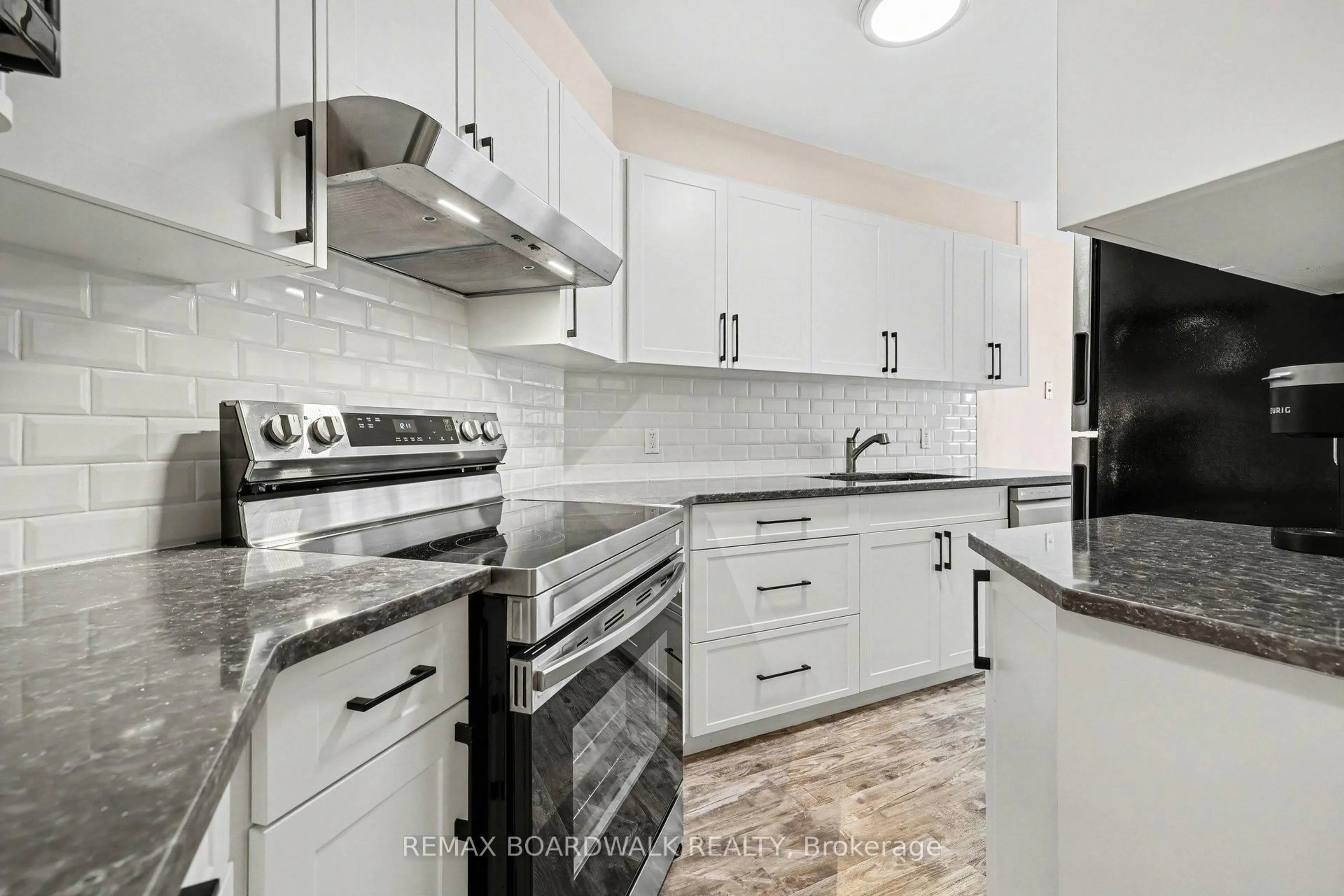 Standard kitchen, unknown for 1607 Locksley Lane, Ottawa Ontario K1J 1B6