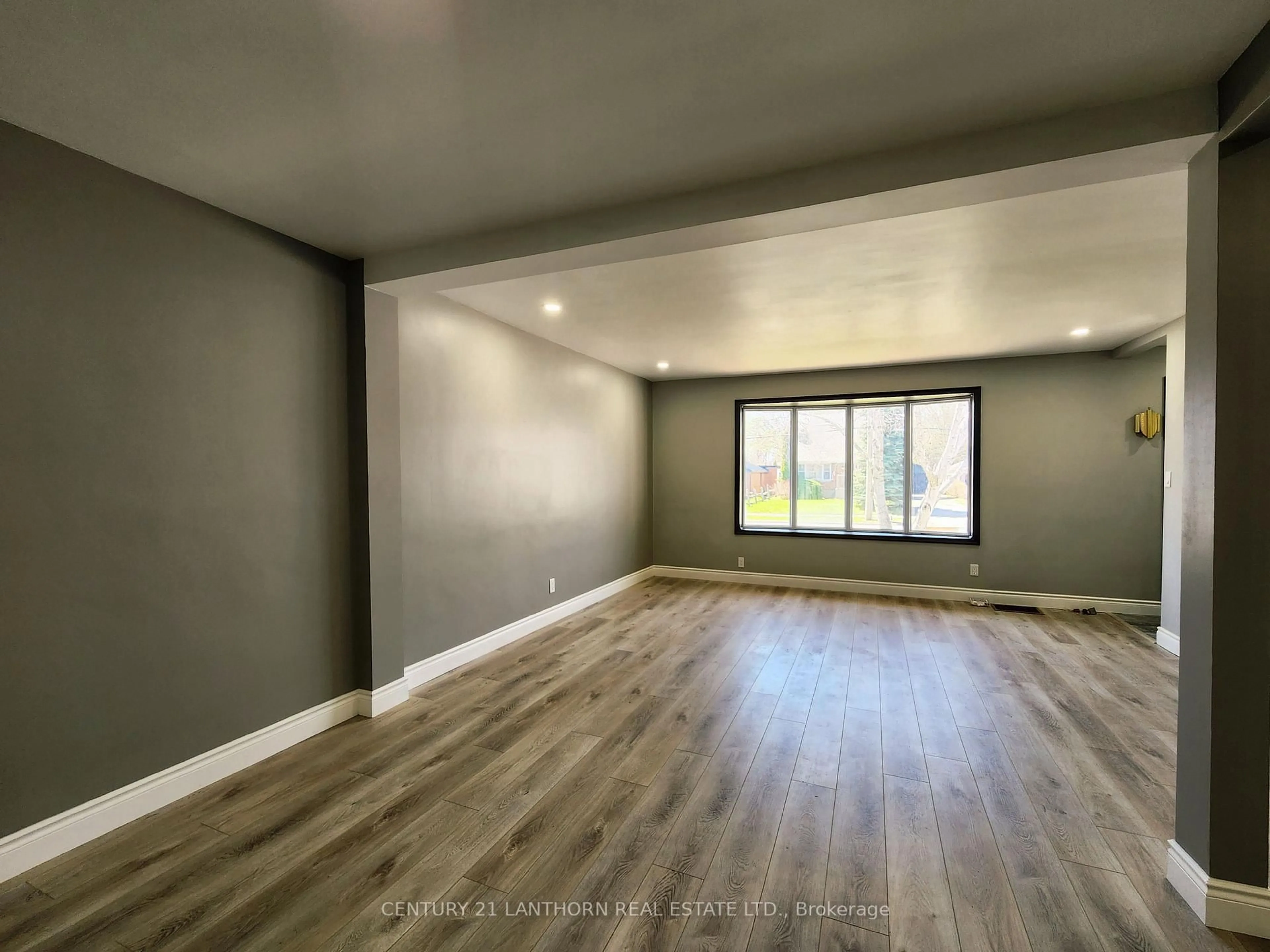 A pic of a room for 233 Herchimer Ave, Belleville Ontario K8N 4H1