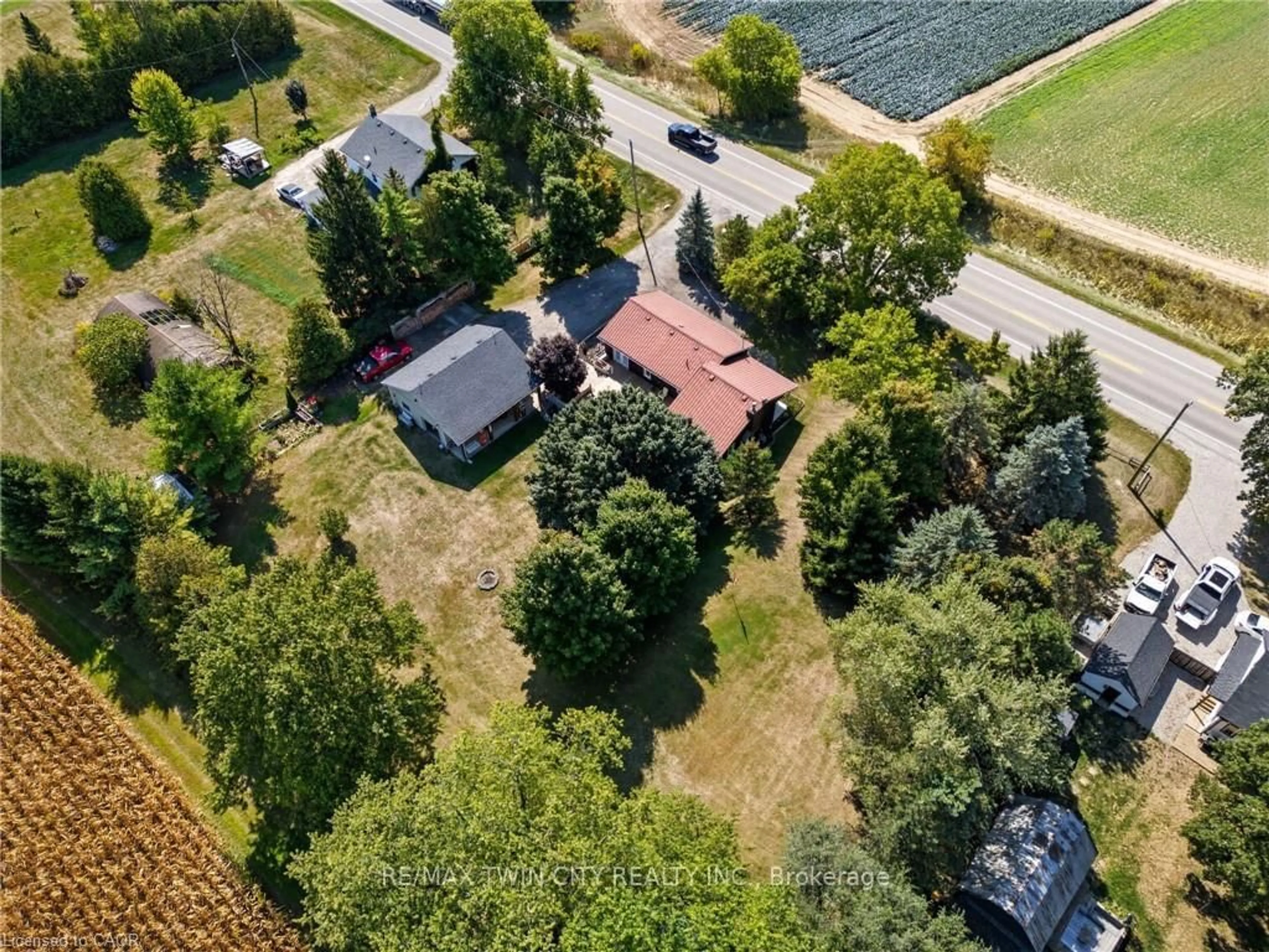 A pic from outside/outdoor area/front of a property/back of a property/a pic from drone, street for 394 Bishopsgate Rd, Brant Ontario N3R 0B8