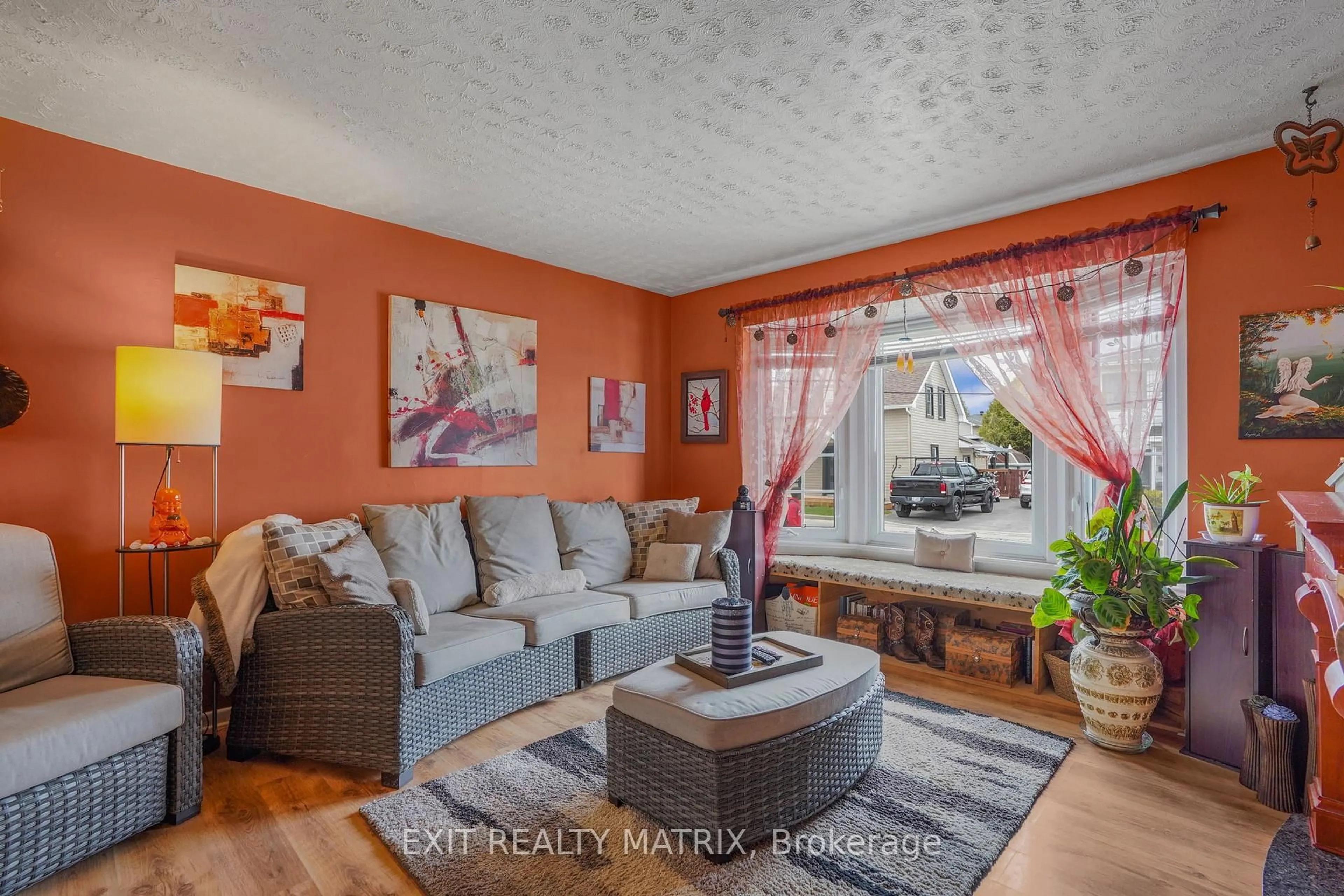 Living room with furniture, unknown for 303 Kipling St, Hawkesbury Ontario K6A 2N3