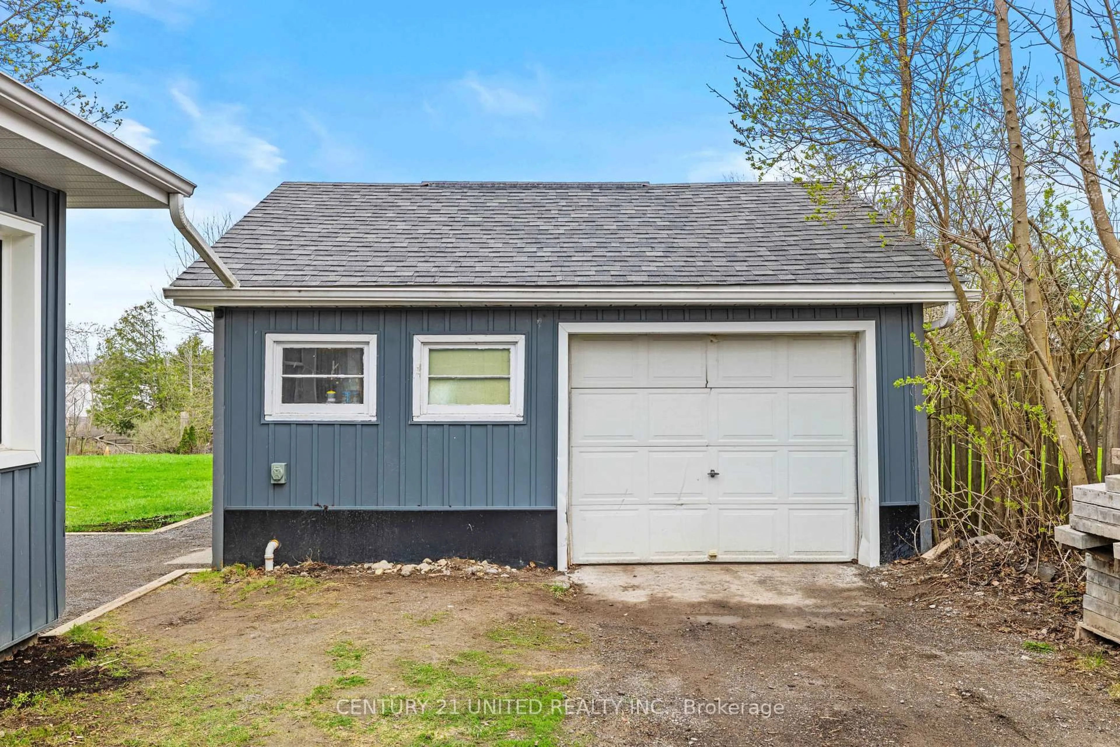 Shed for 1000 Ward St, Selwyn Ontario K0L 1H0