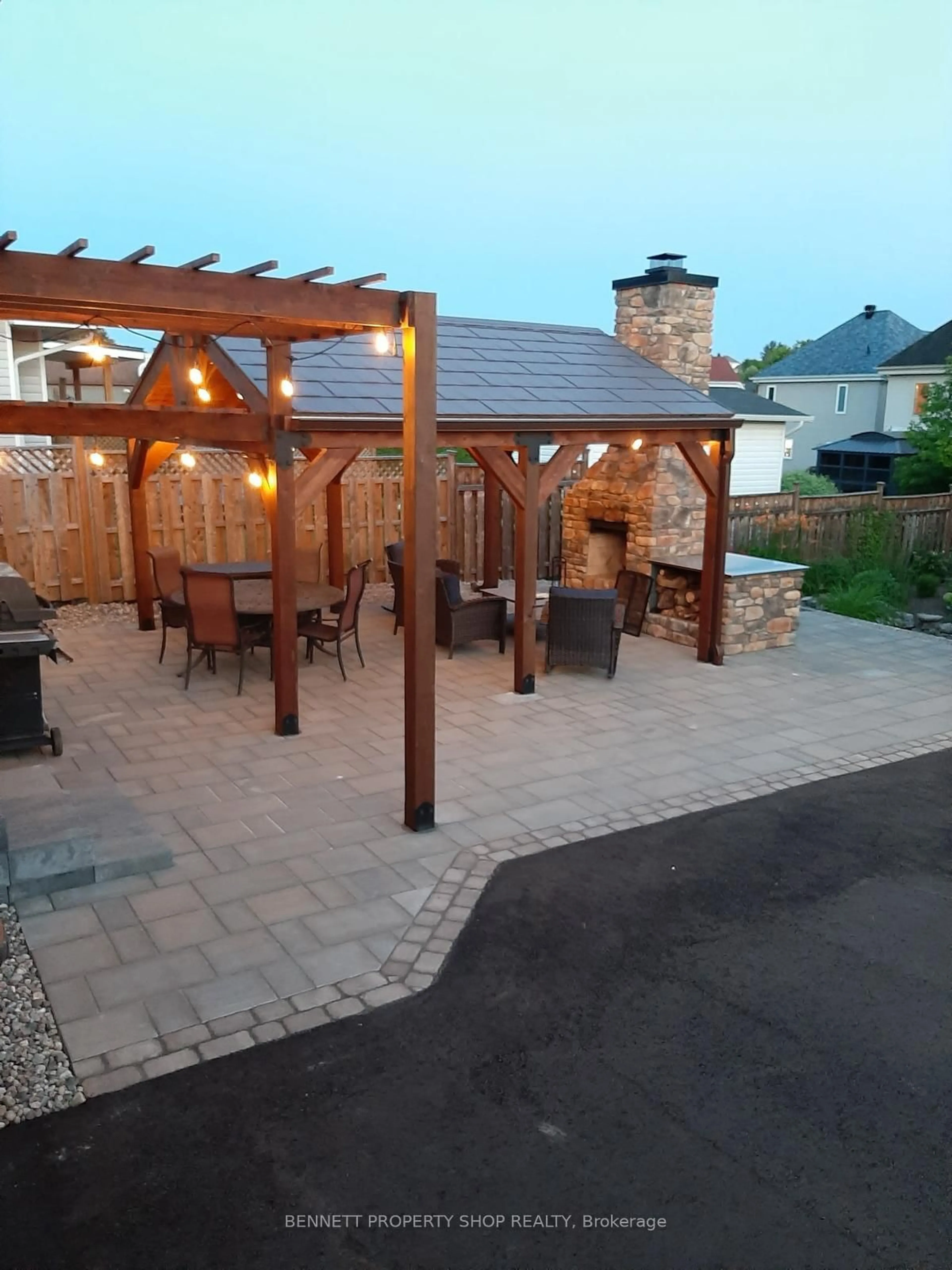 Patio, street for 493 Laurier St, Clarence-Rockland Ontario K4K 1E7