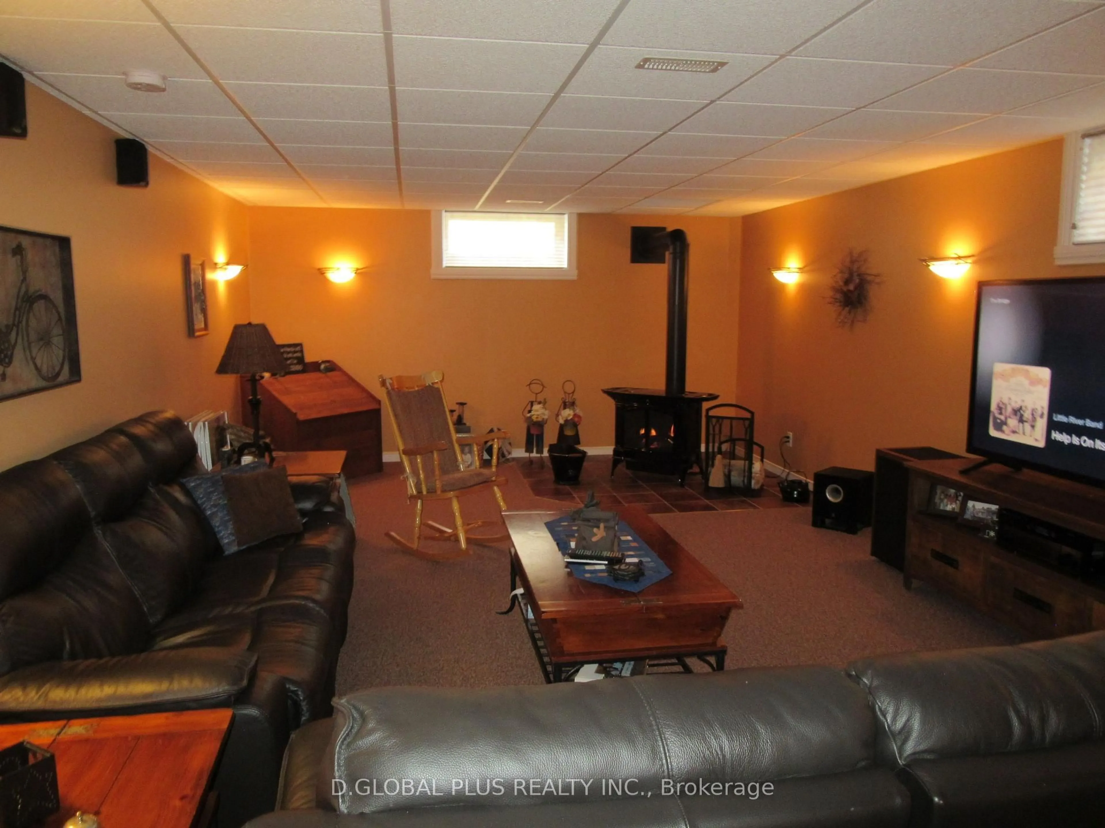A pic of a room for 8 David St, South Stormont Ontario K0C 1M0