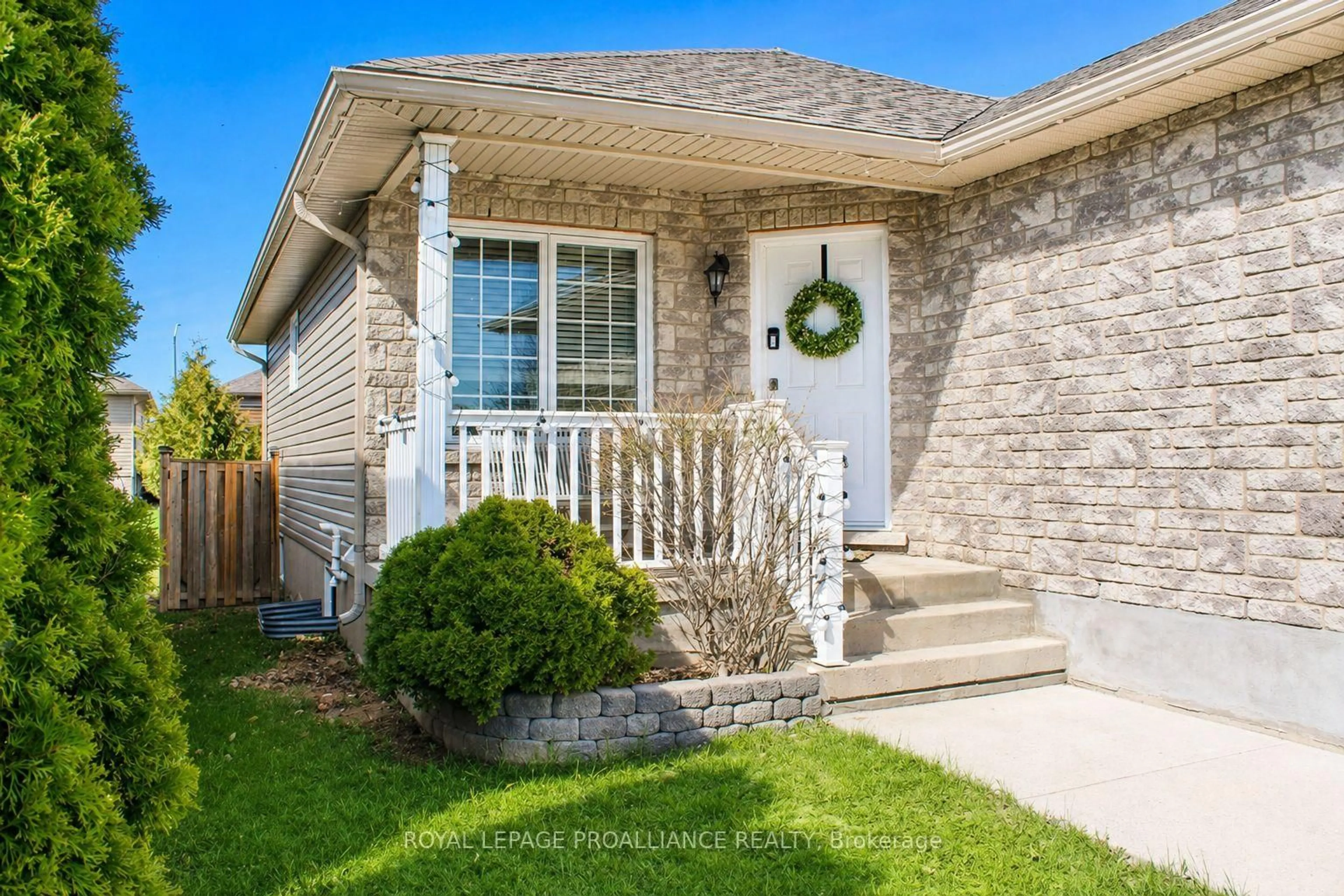 Unknown for 111 Hogan Cres, Loyalist Ontario K7N 0A6