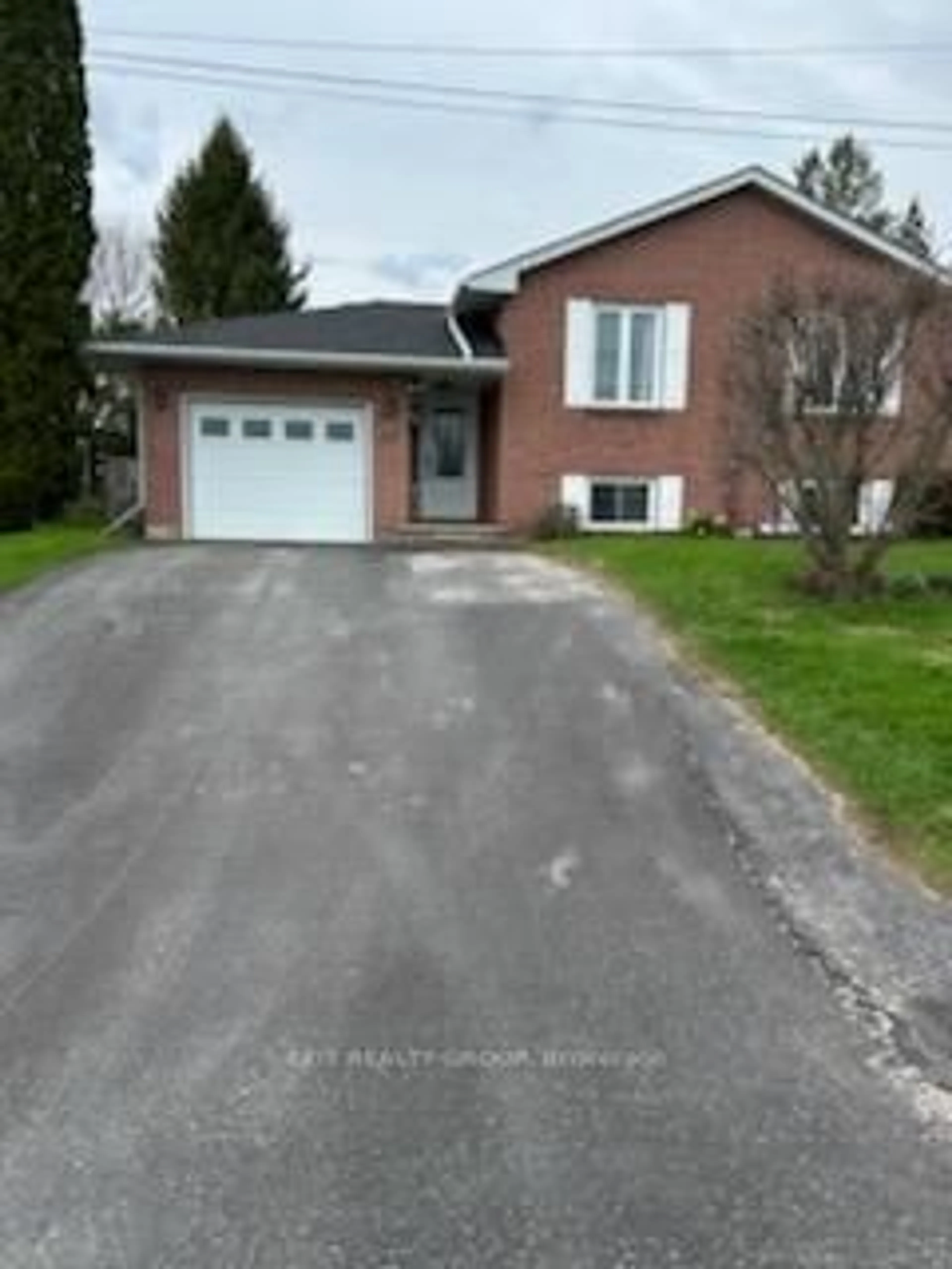 Unknown for 18 Tanner Dr, Stirling Ontario K0K 3E0