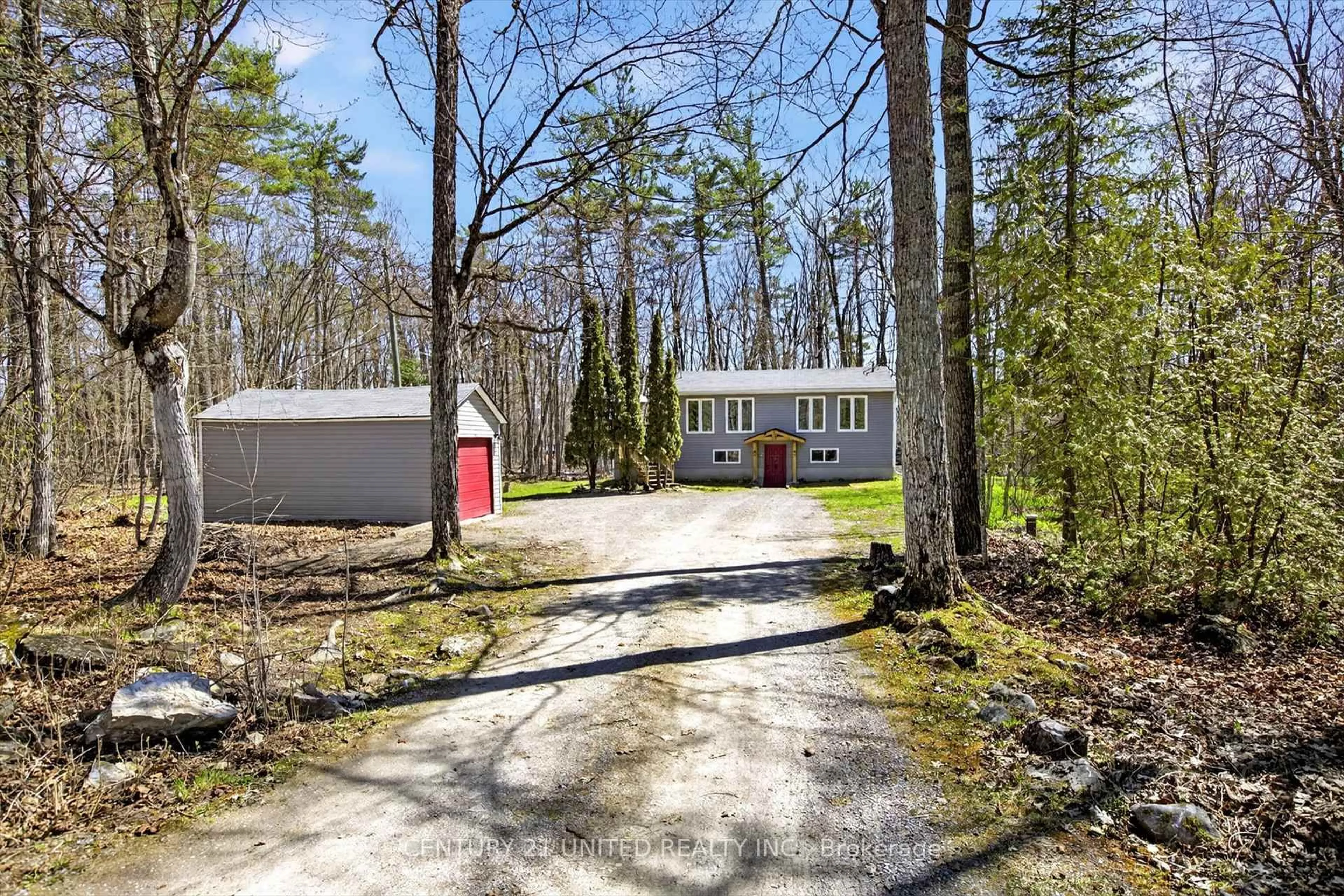 A pic from outside/outdoor area/front of a property/back of a property/a pic from drone, street for 15 Oak Terrace Rd, Trent Lakes Ontario K0L 1J0