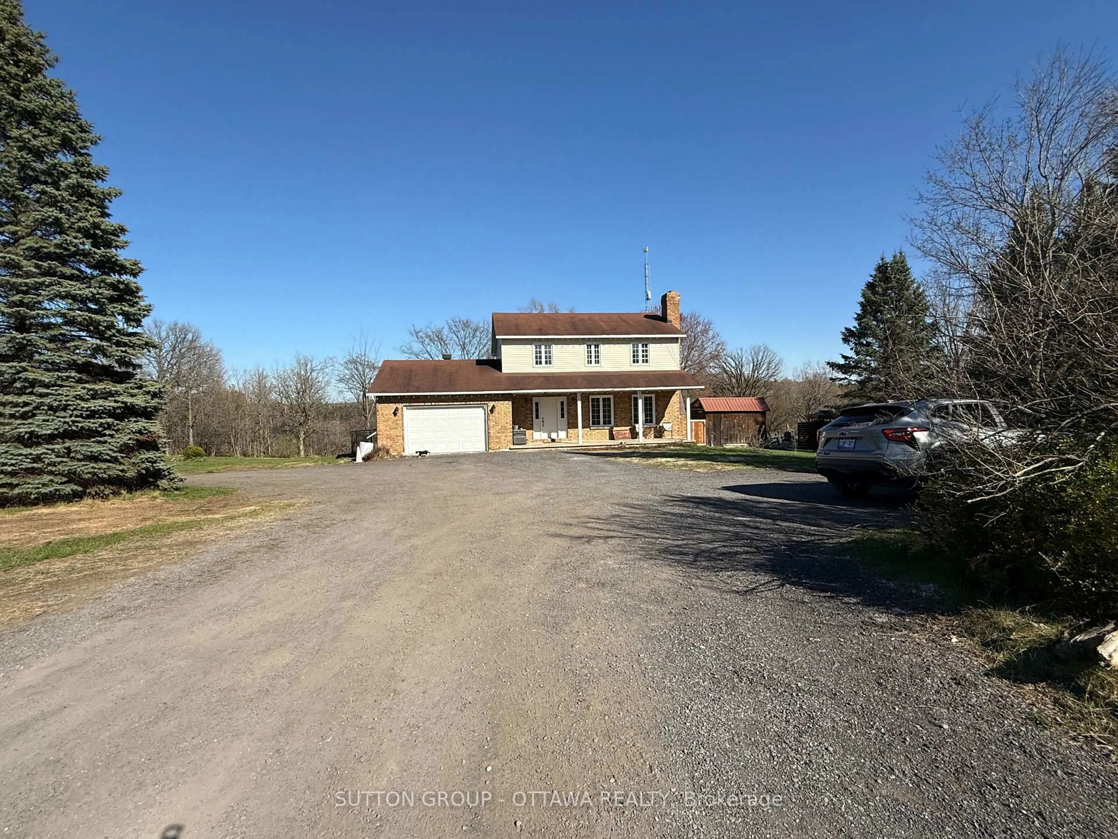 A pic from outside/outdoor area/front of a property/back of a property/a pic from drone, unknown for 19408 County 18 Rd, South Glengarry Ontario K0C 1S0