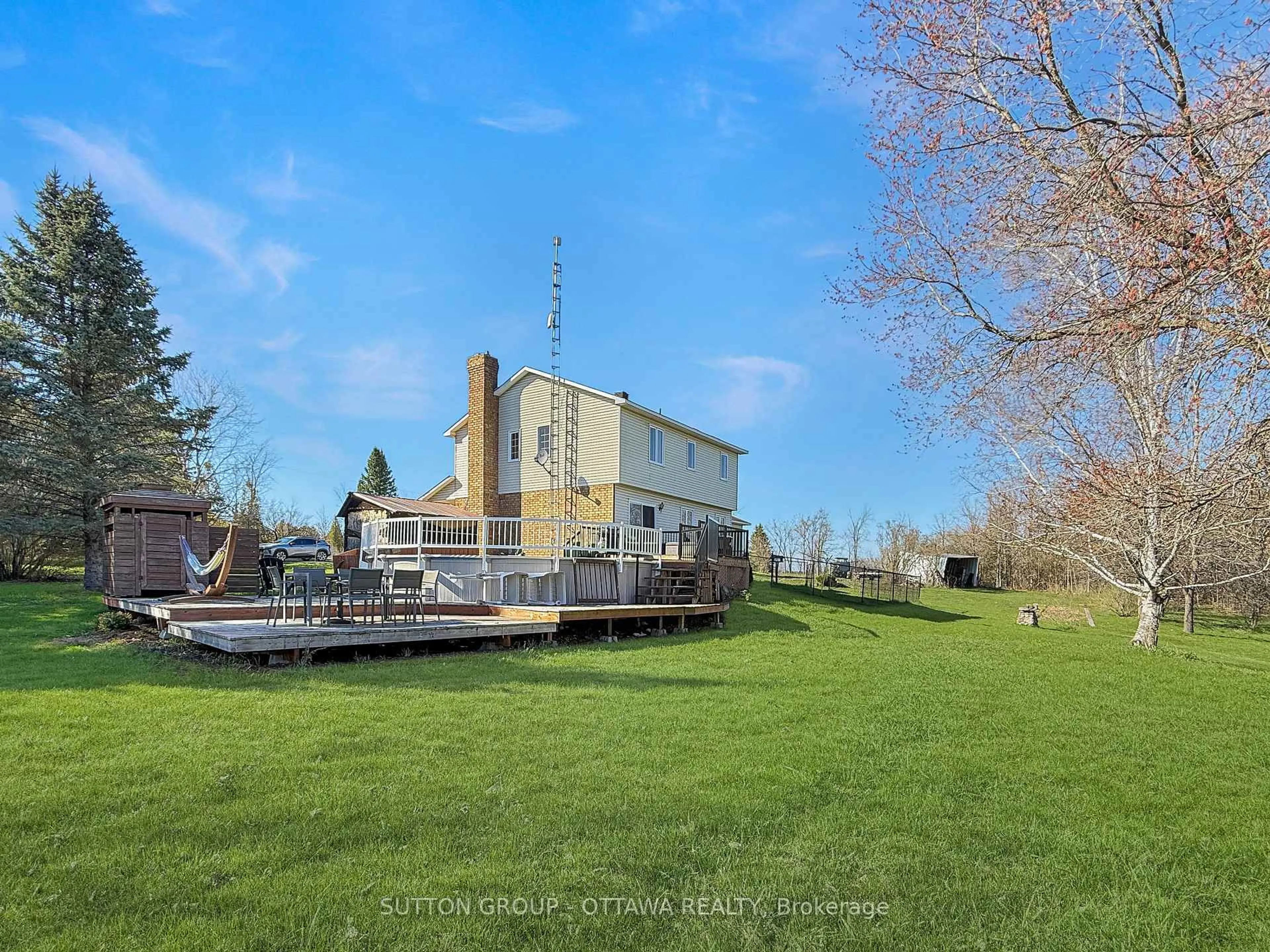 A pic from outside/outdoor area/front of a property/back of a property/a pic from drone, water/lake/river/ocean view for 19408 County 18 Rd, South Glengarry Ontario K0C 1S0