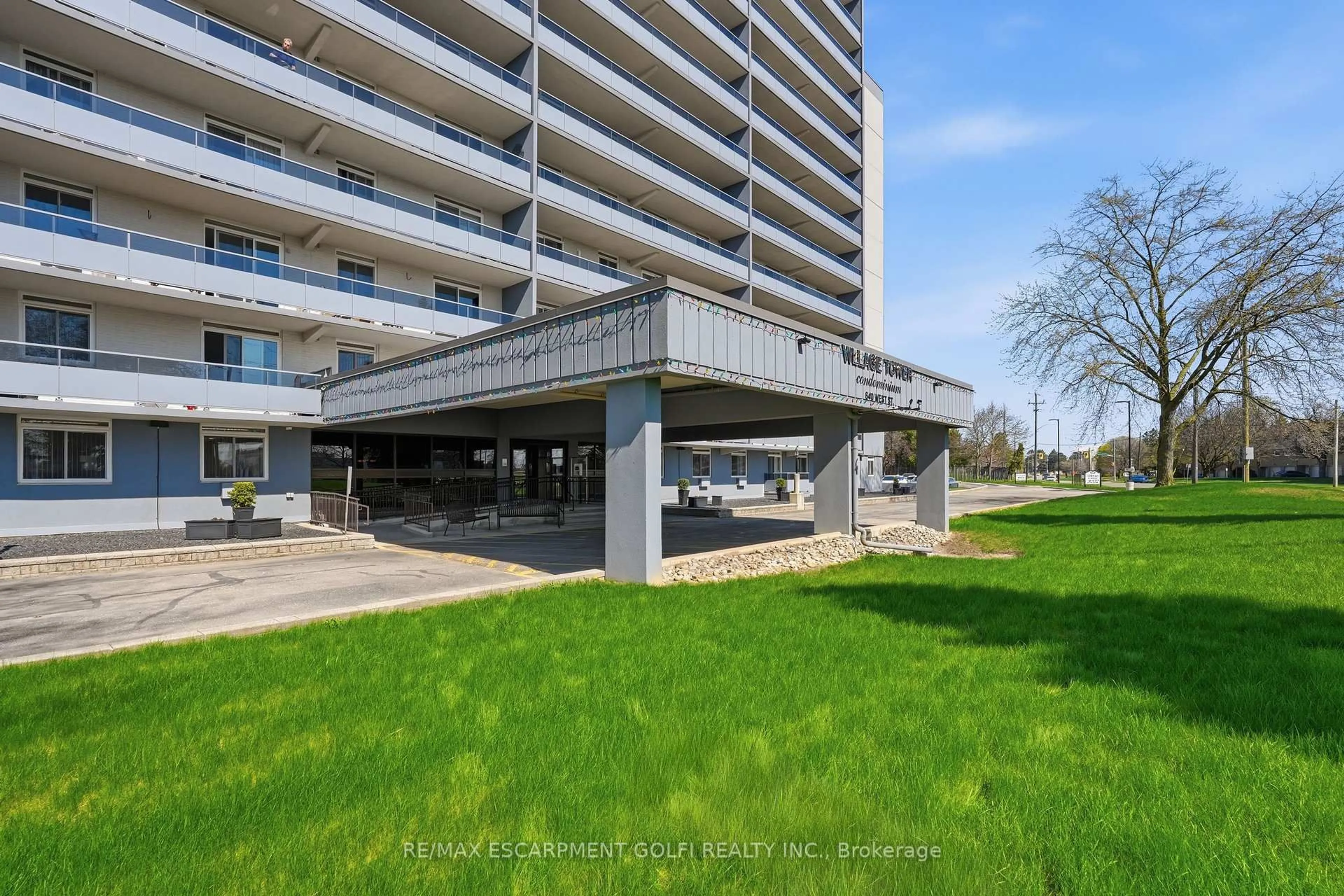 Patio, building for 640 West St #506, Brantford Ontario N3R 6M3