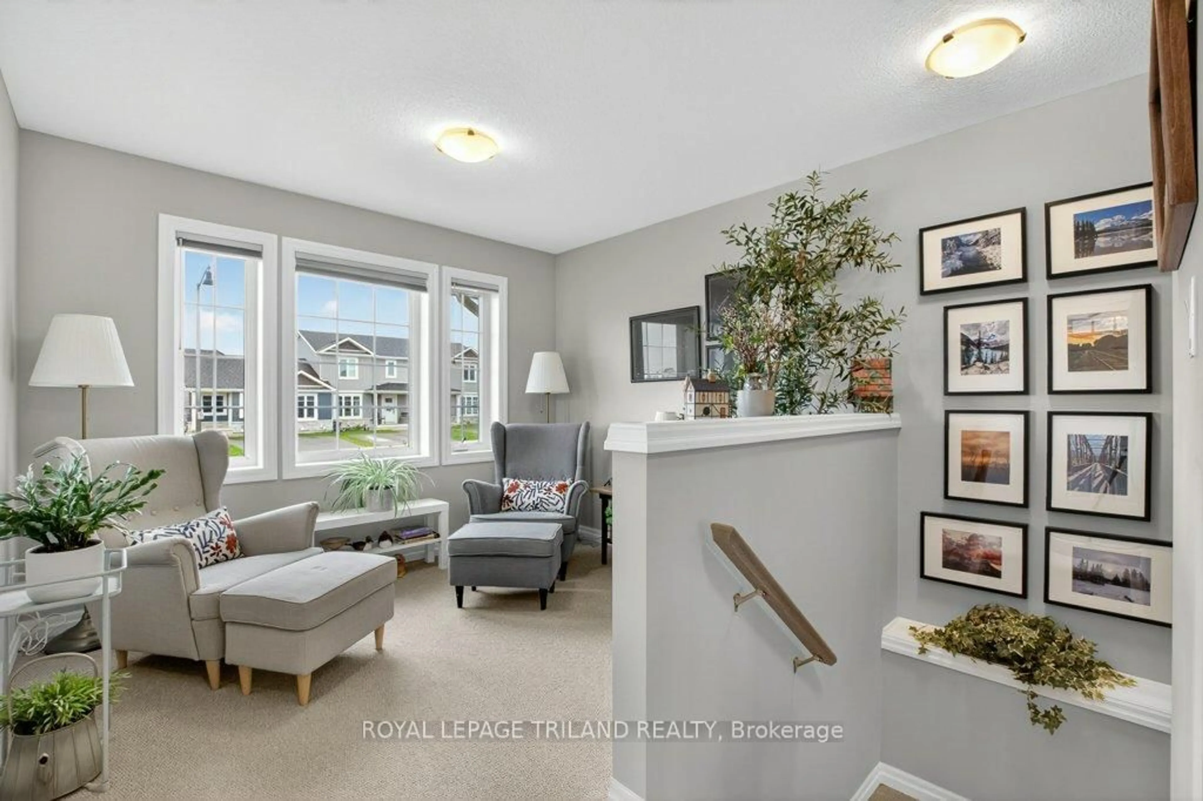 Living room with furniture, unknown for 2 Ambrosia Path, St. Thomas Ontario N5R 0J8