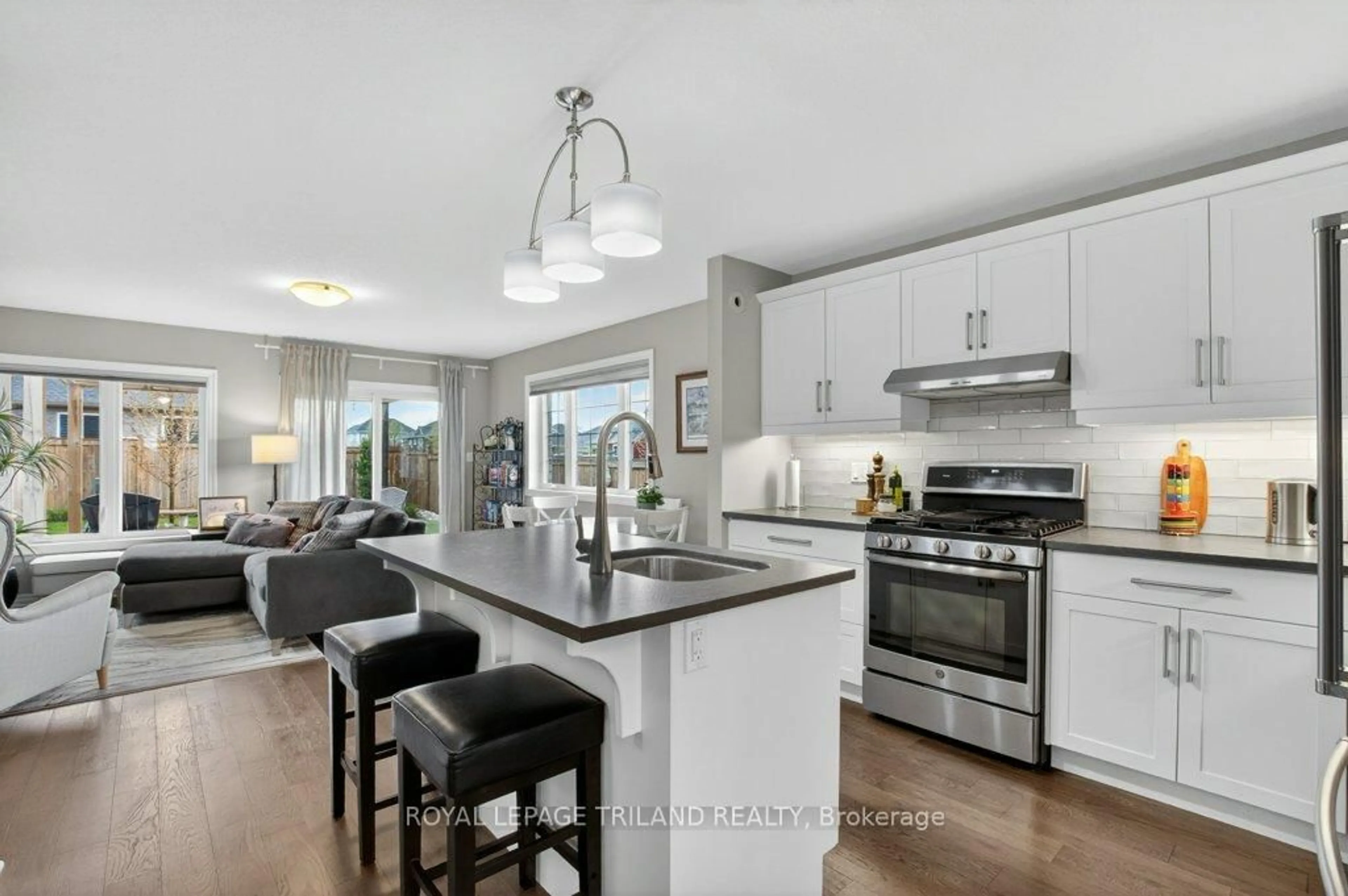 Open concept kitchen, ceramic/tile floor for 2 Ambrosia Path, St. Thomas Ontario N5R 0J8