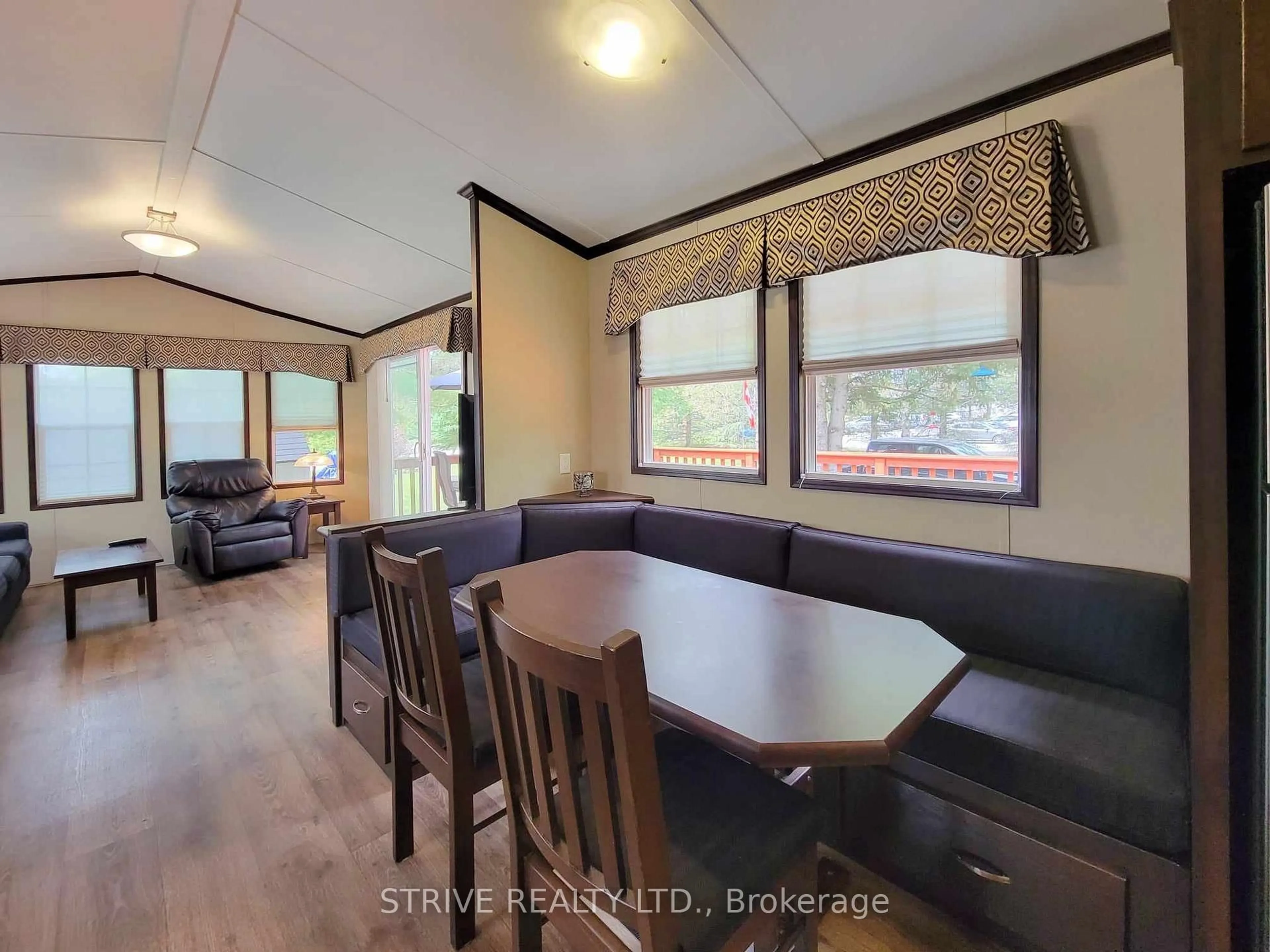 Dining room, wood/laminate floor for 3-2152 County Rd 36 Rd, Kawartha Lakes Ontario K0M 1L0