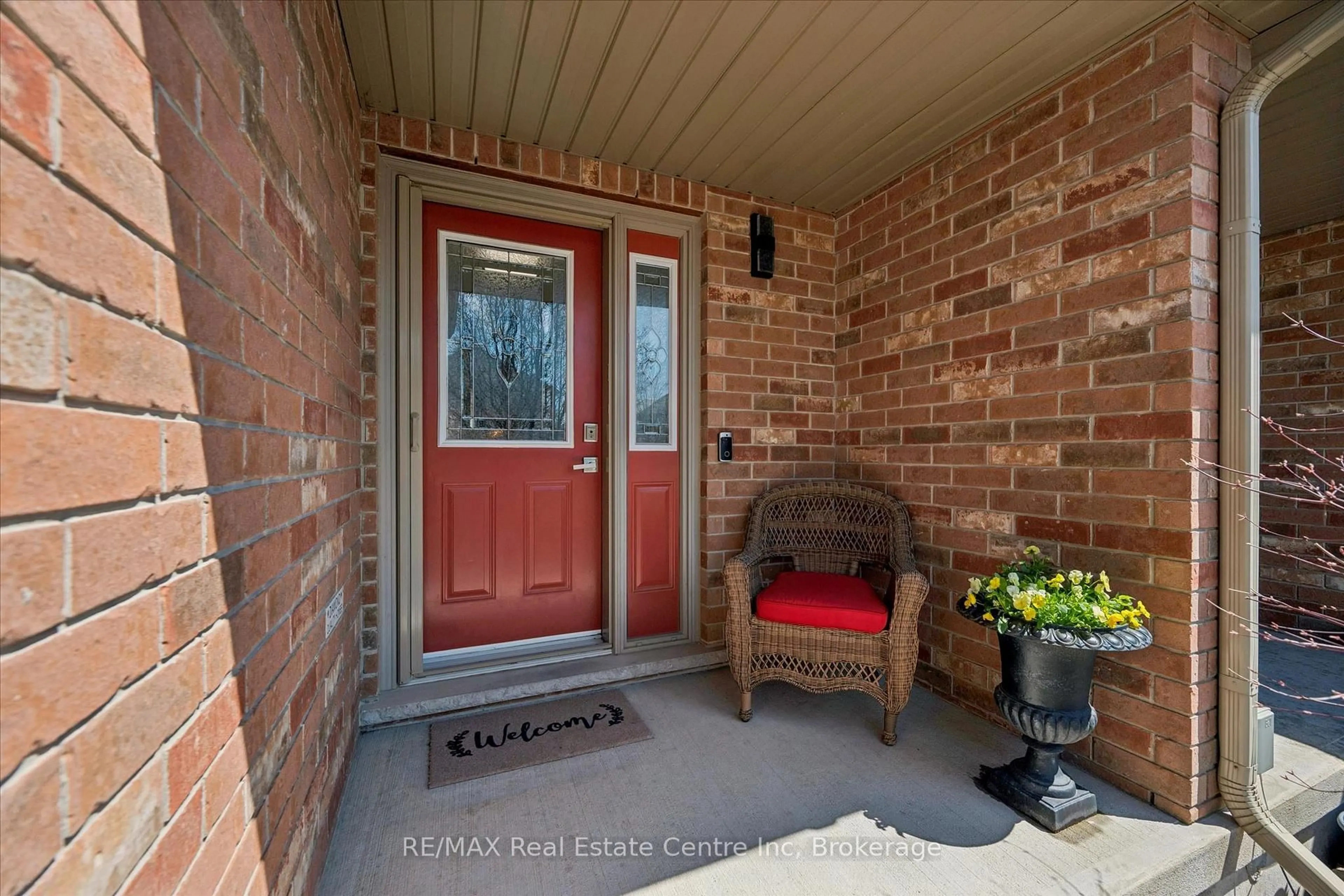 Indoor entryway for 58 CLOUGH Cres, Guelph Ontario N1L 0G1