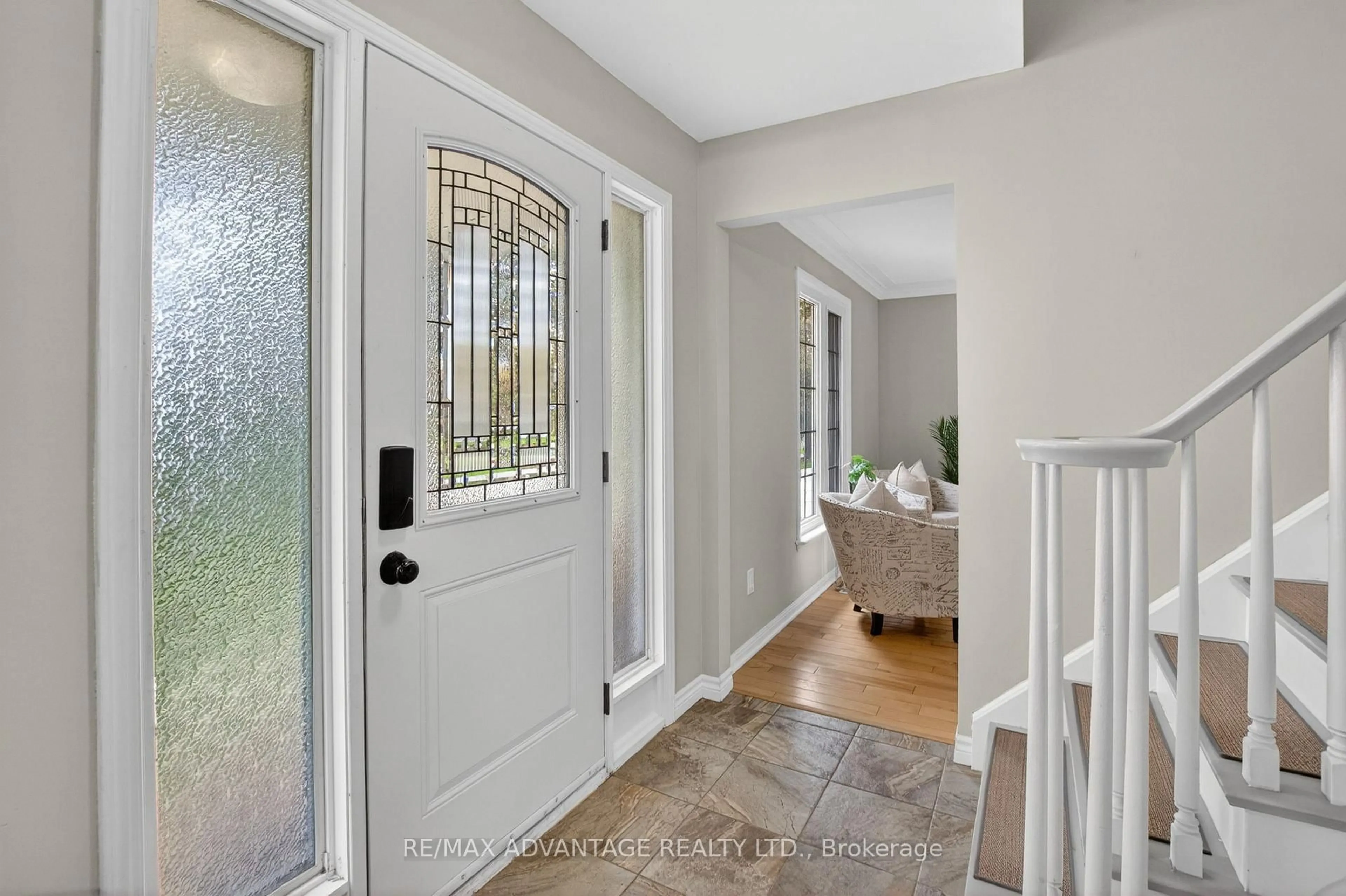 Indoor entryway for 57 Nottinghill Cres, London South Ontario N6K 1P9