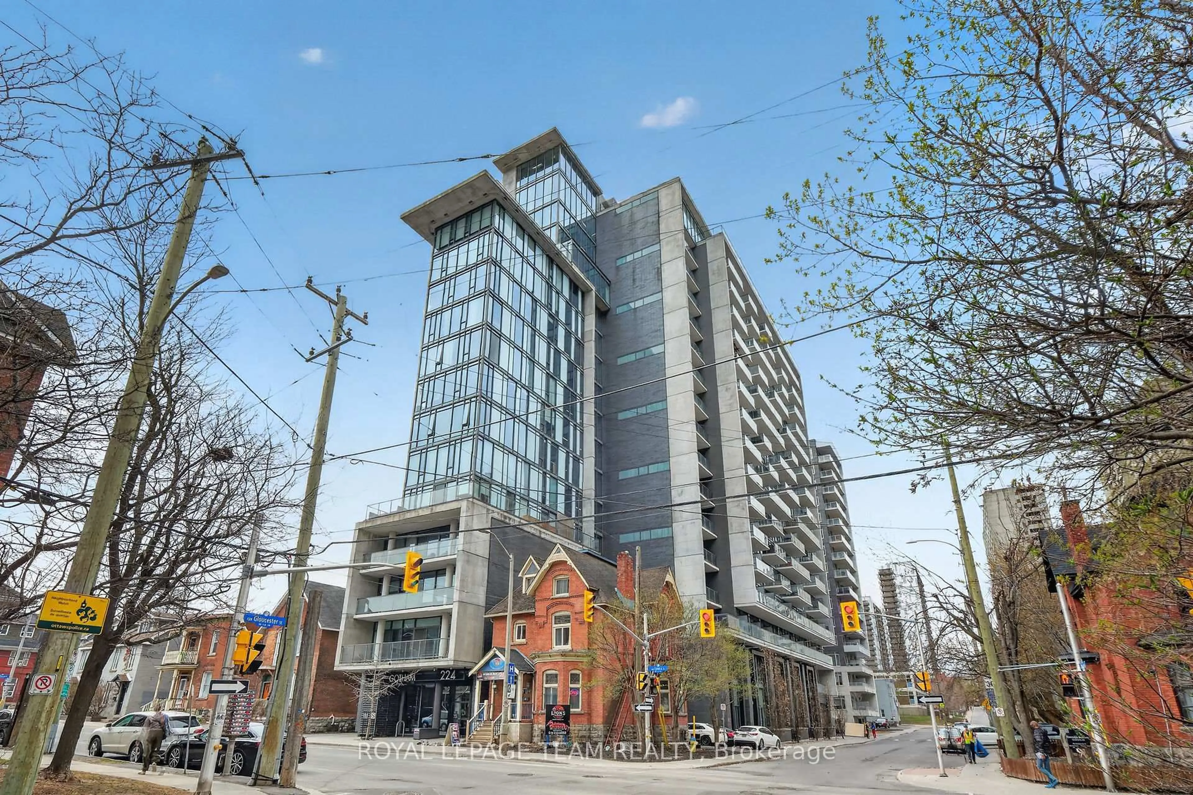 Patio, building for 224 Lyon St #307, Ottawa Ontario K1R 5V9
