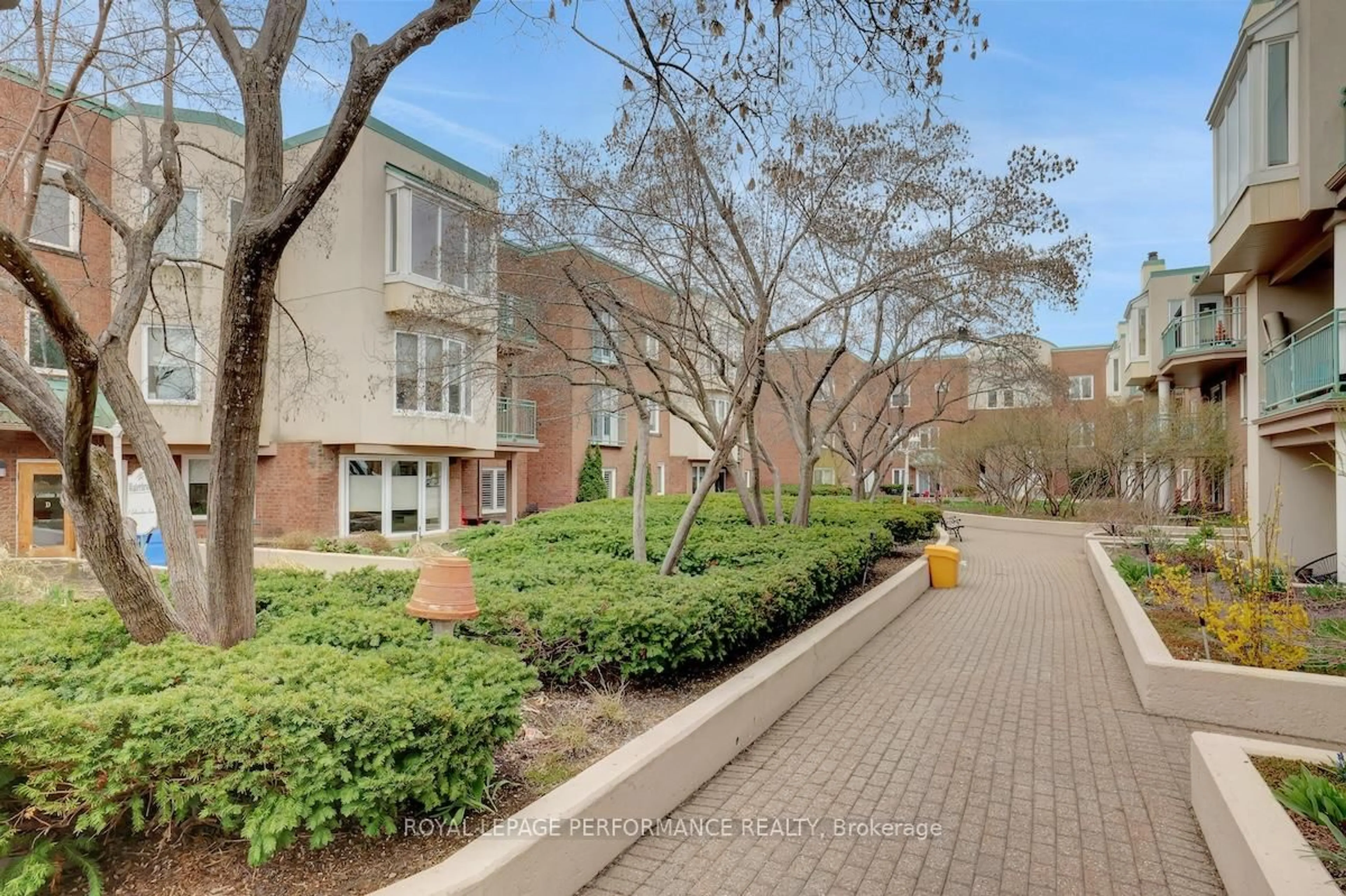 Unknown for 1 Columbus Ave #401D, Ottawa Ontario K1K 4L1