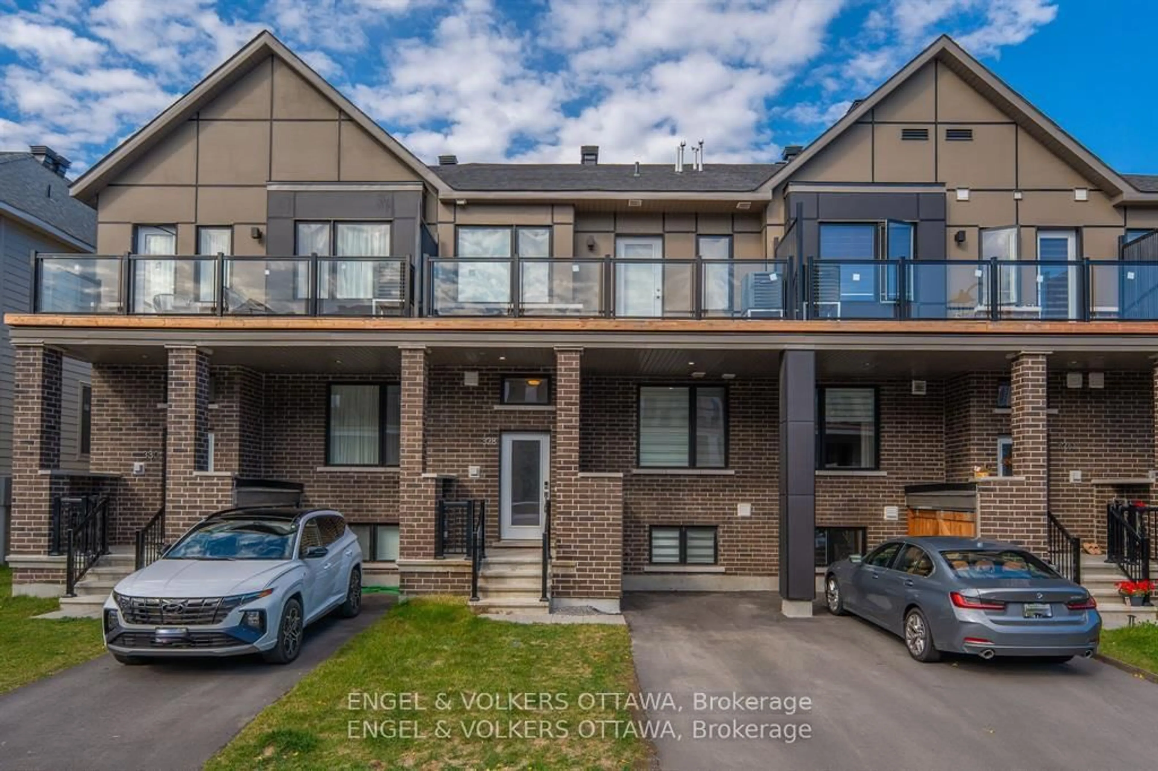 A pic from outside/outdoor area/front of a property/back of a property/a pic from drone, street for 328 Catsfoot Walk, Ottawa Ontario K2J 7G7