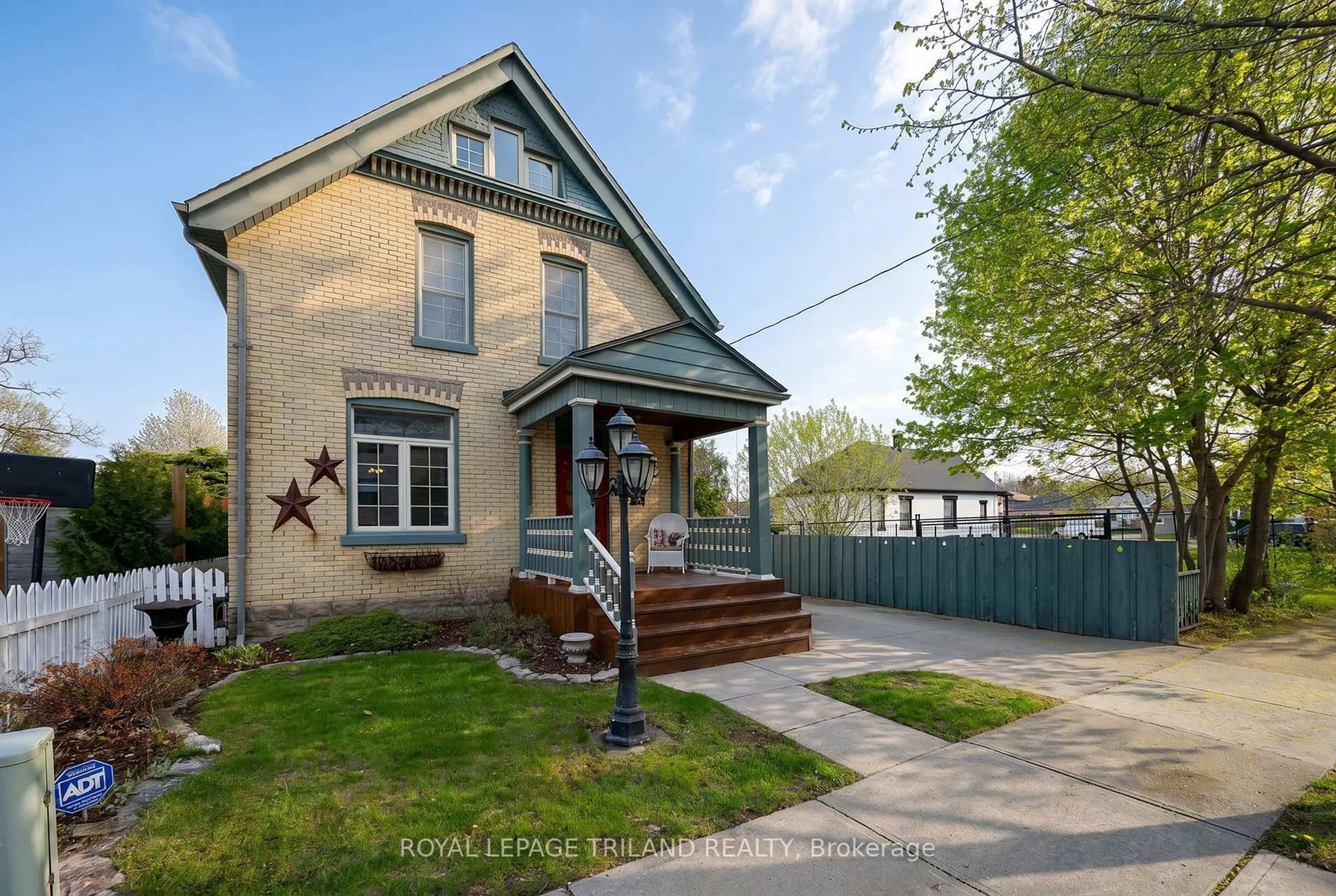 Unknown for 145 Price St, London East Ontario N5Z 2J4