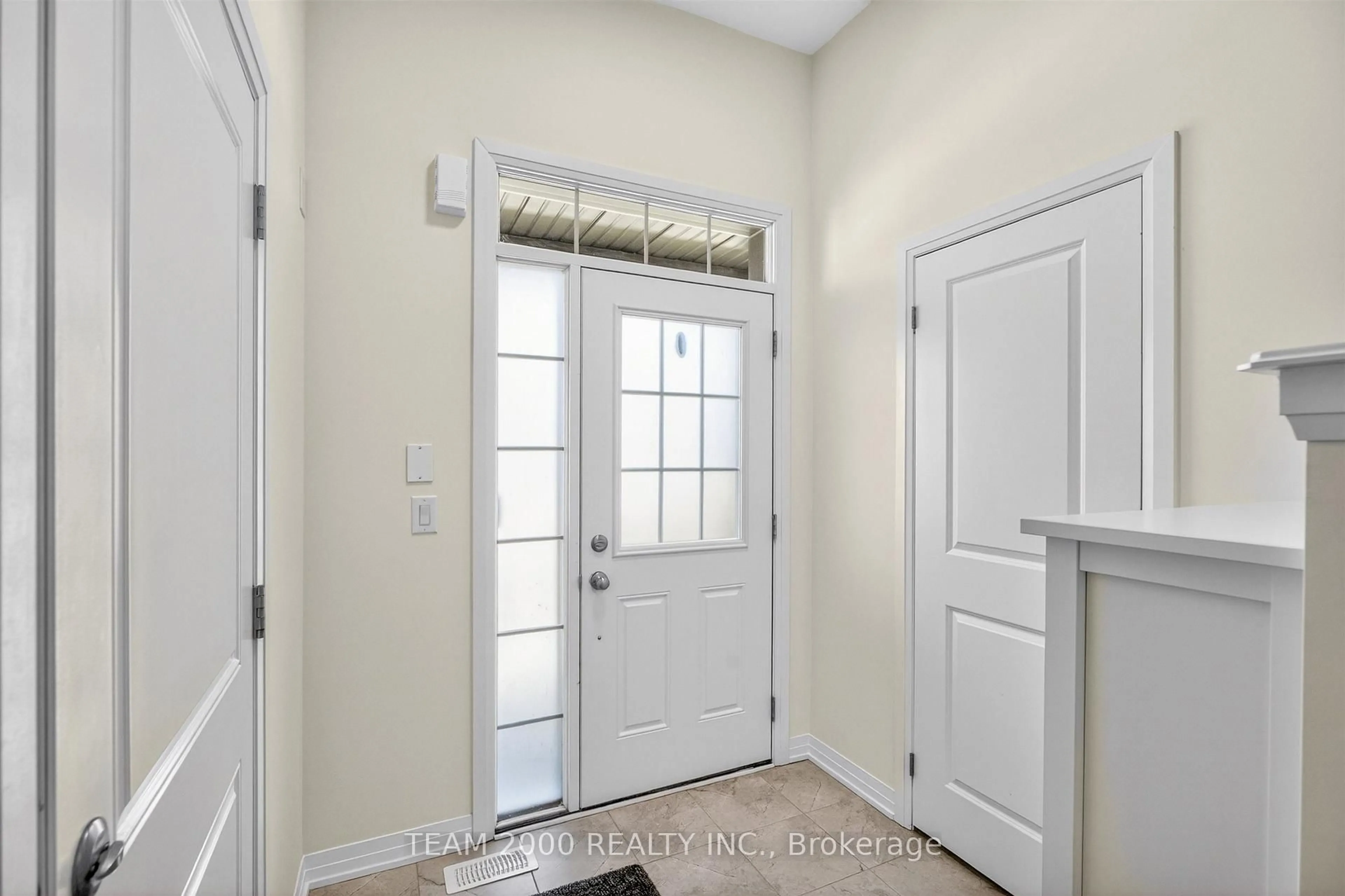 Indoor entryway for 474 Adelaide St, Wellington North Ontario N0G 1A0