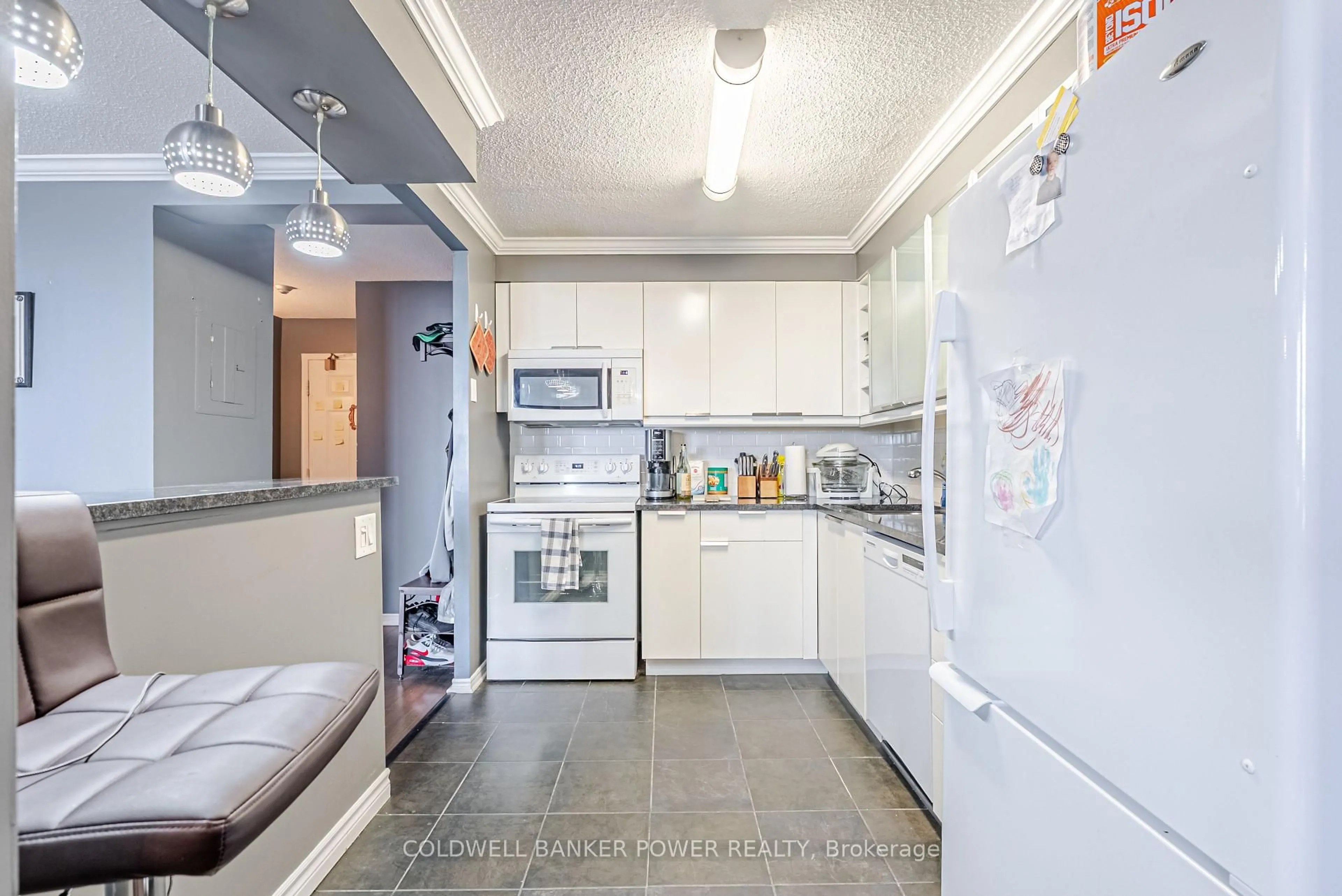 Standard kitchen, unknown for 323 Colborne St #1604, London East Ontario N6B 3N8
