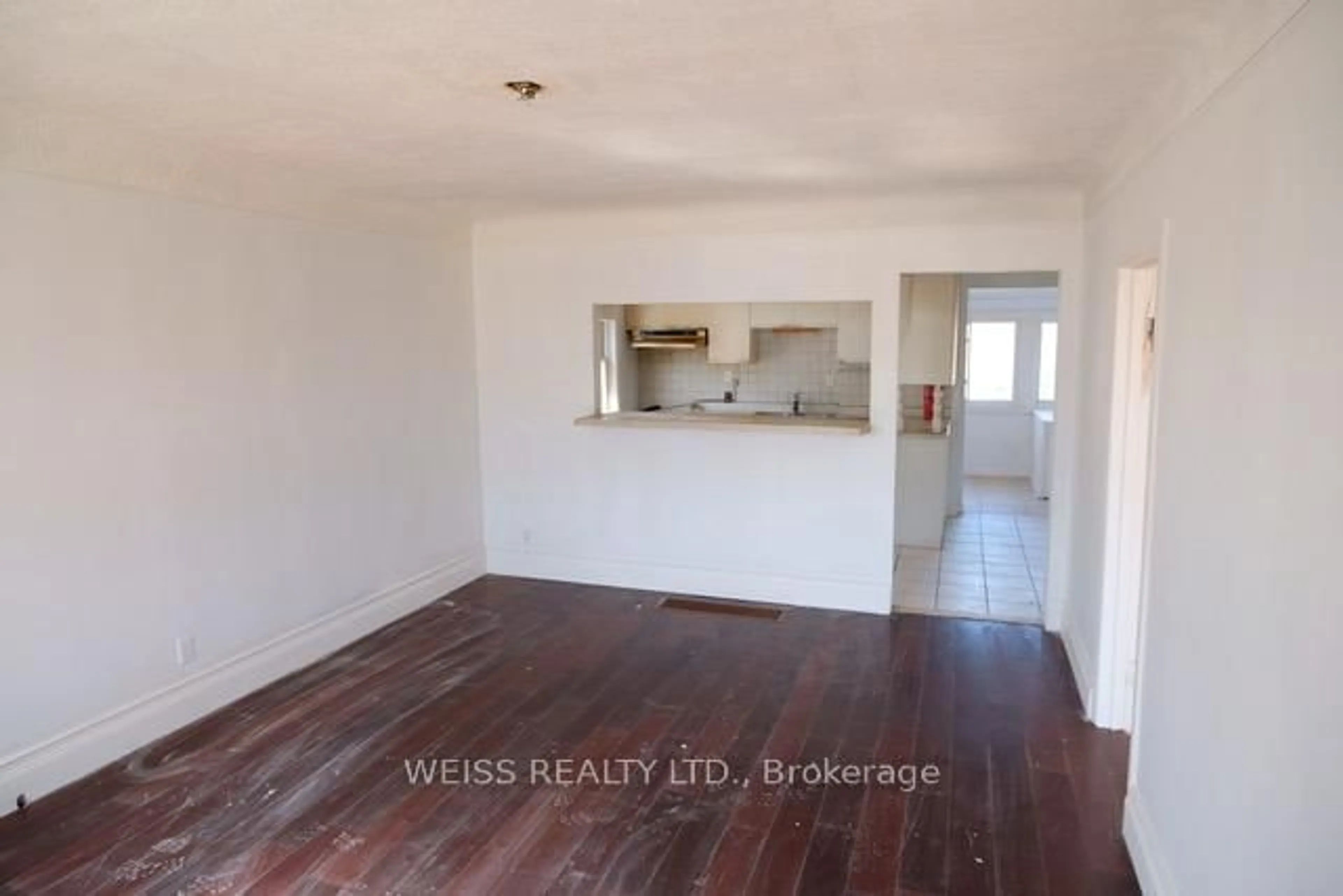 A pic of a room for 329 Talbot St, Hamilton Ontario L8H 6T2