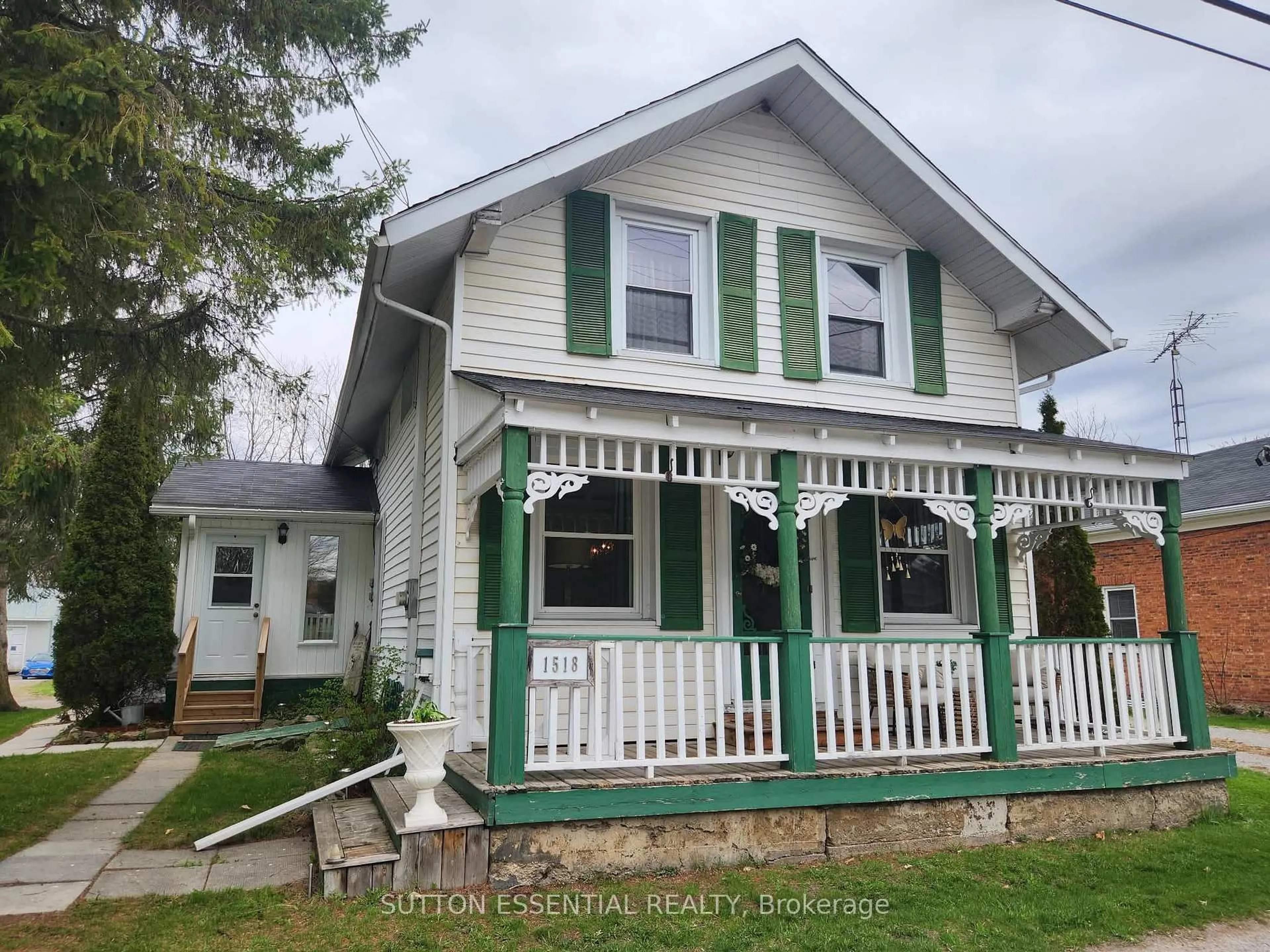 Home with vinyl exterior material, street for 1518 County Road 2 Rd, Front of Yonge Ontario K0E 1R0