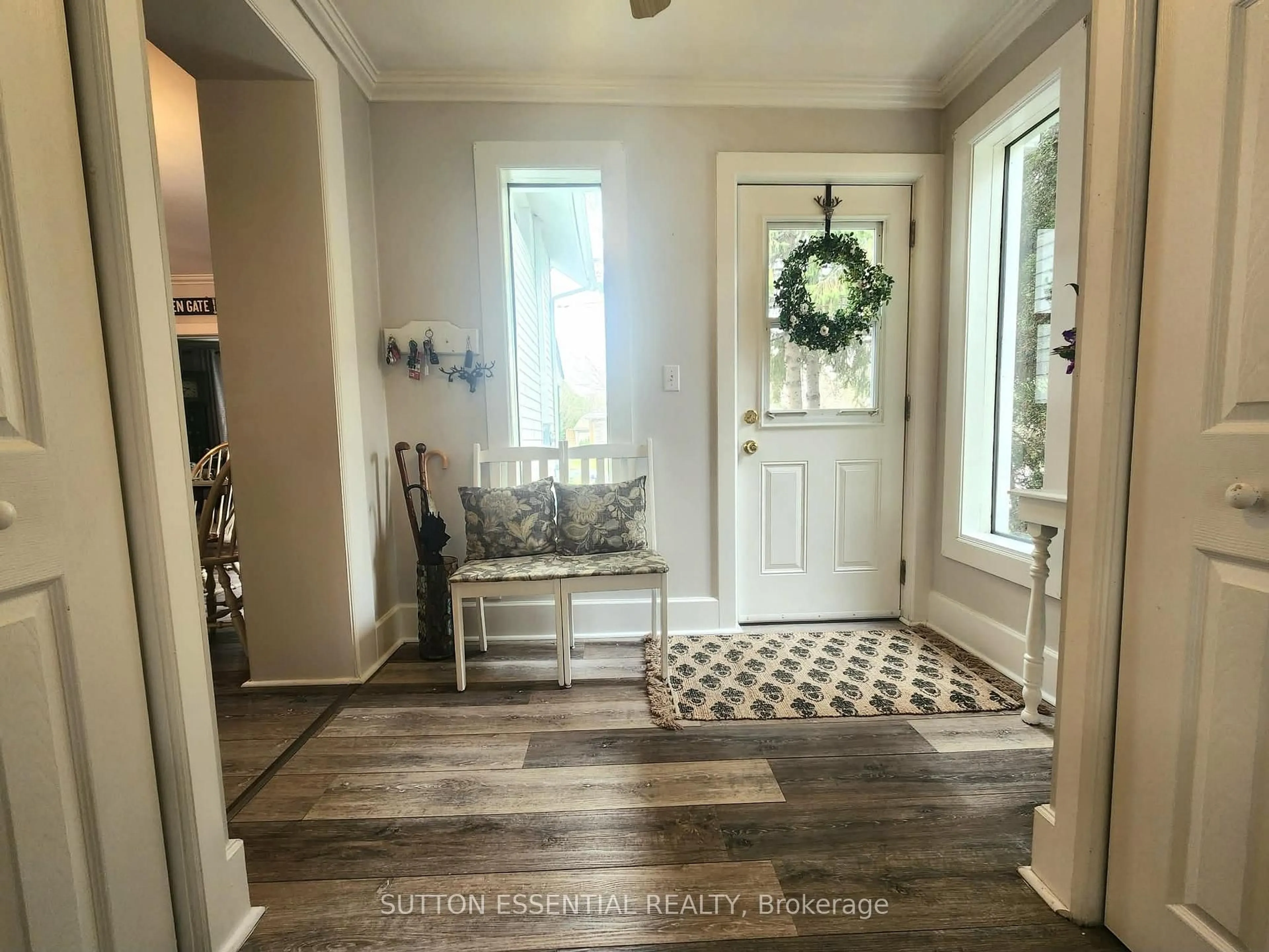 Indoor entryway for 1518 County Road 2 Rd, Front of Yonge Ontario K0E 1R0