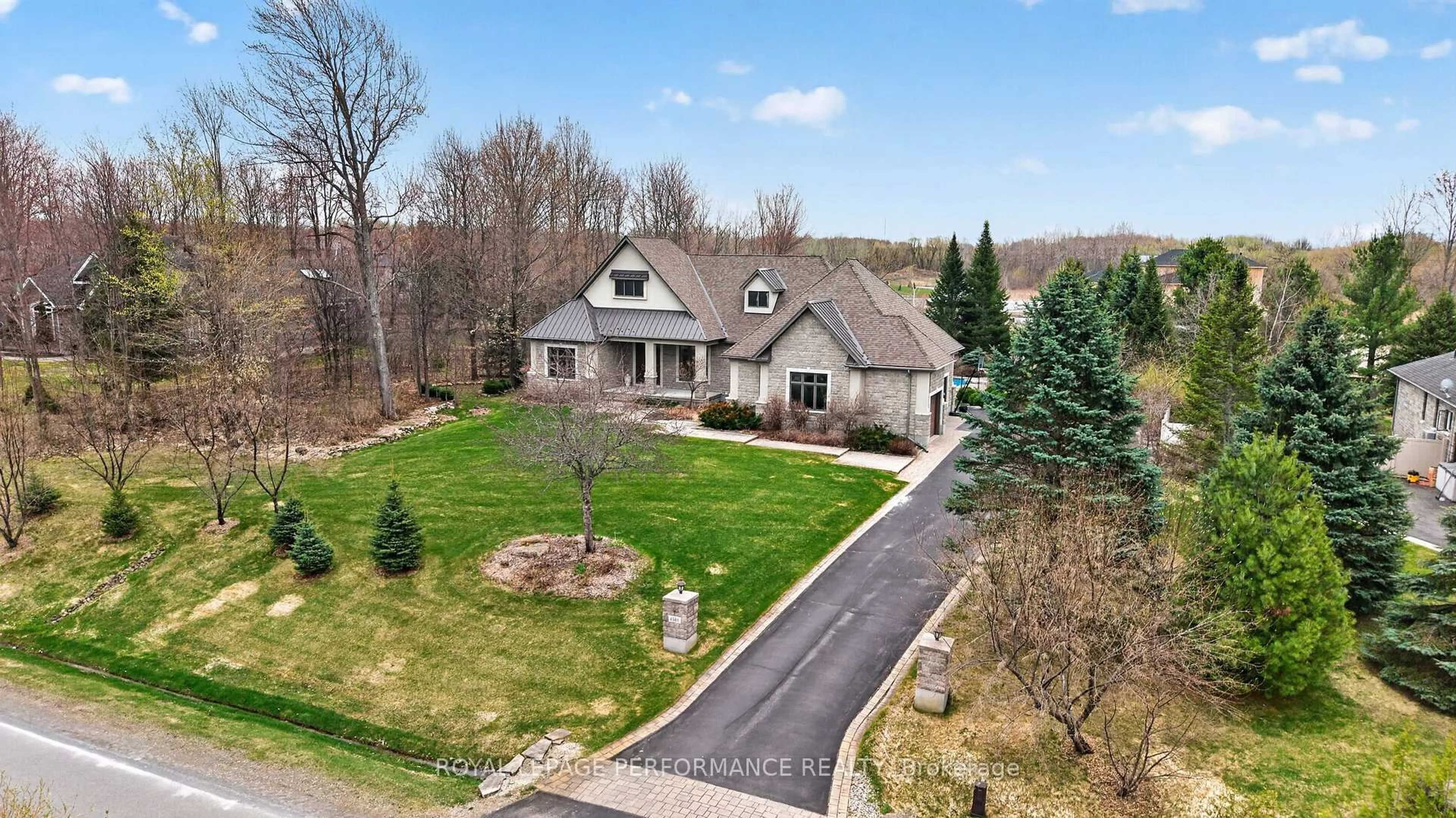 A pic from outside/outdoor area/front of a property/back of a property/a pic from drone, unknown for 6148 Pebblewoods Dr, Ottawa Ontario K4P 0A1