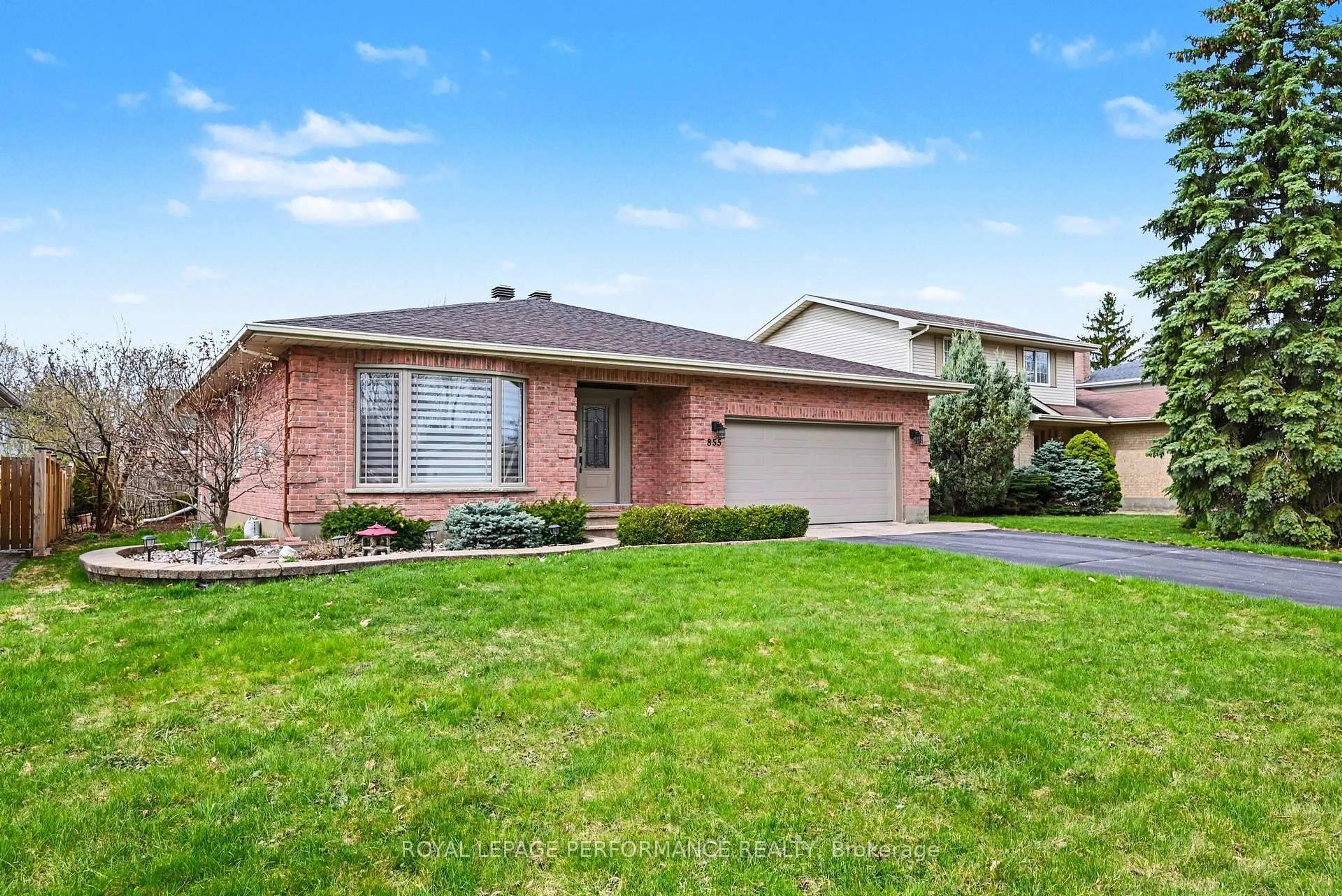 Home with brick exterior material, street for 855 Kenyon Cres, Cornwall Ontario K6H 6Z1
