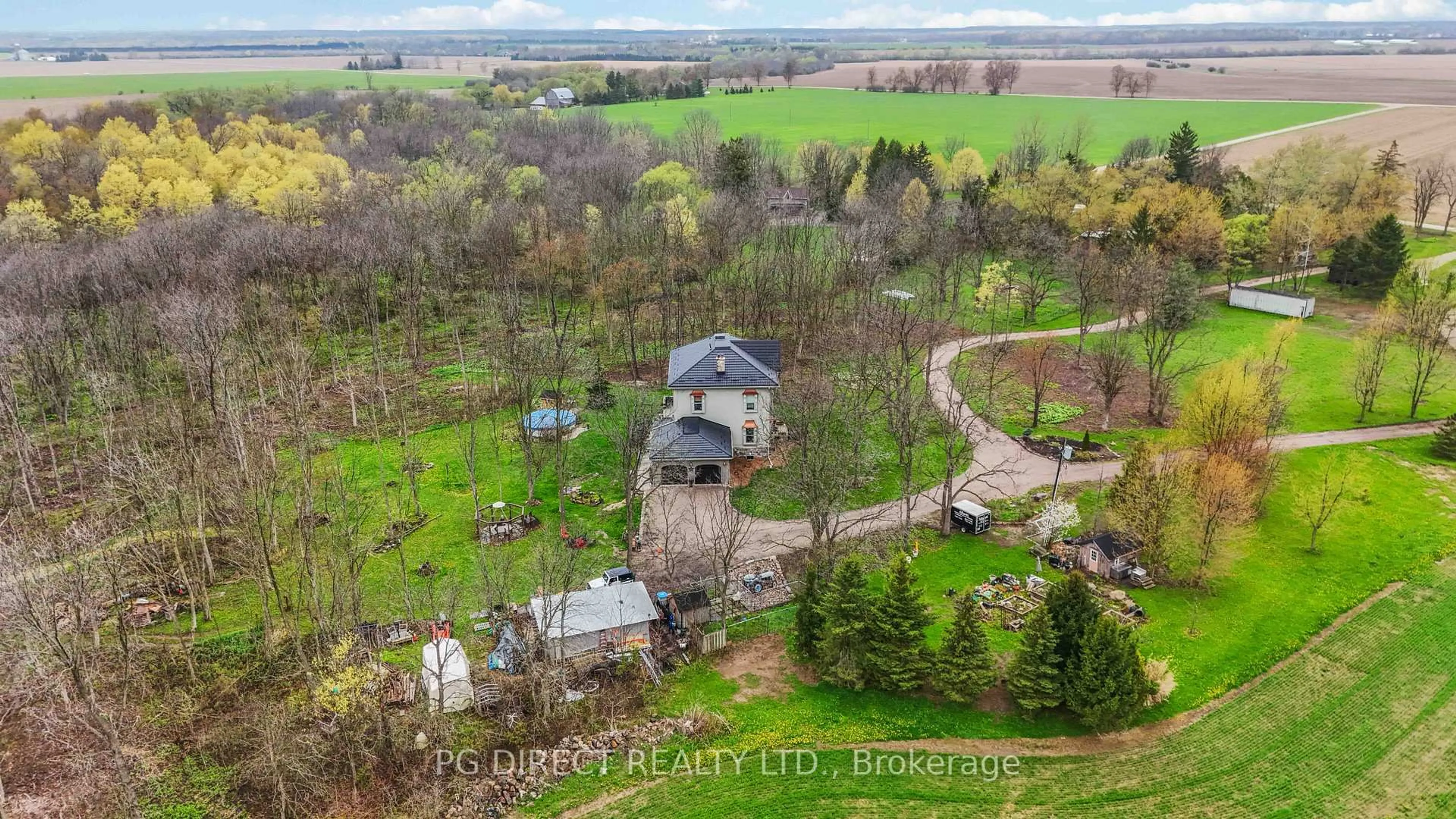 A pic from outside/outdoor area/front of a property/back of a property/a pic from drone, unknown for 12096 Gale Rd, North Middlesex Ontario N0M 1A0