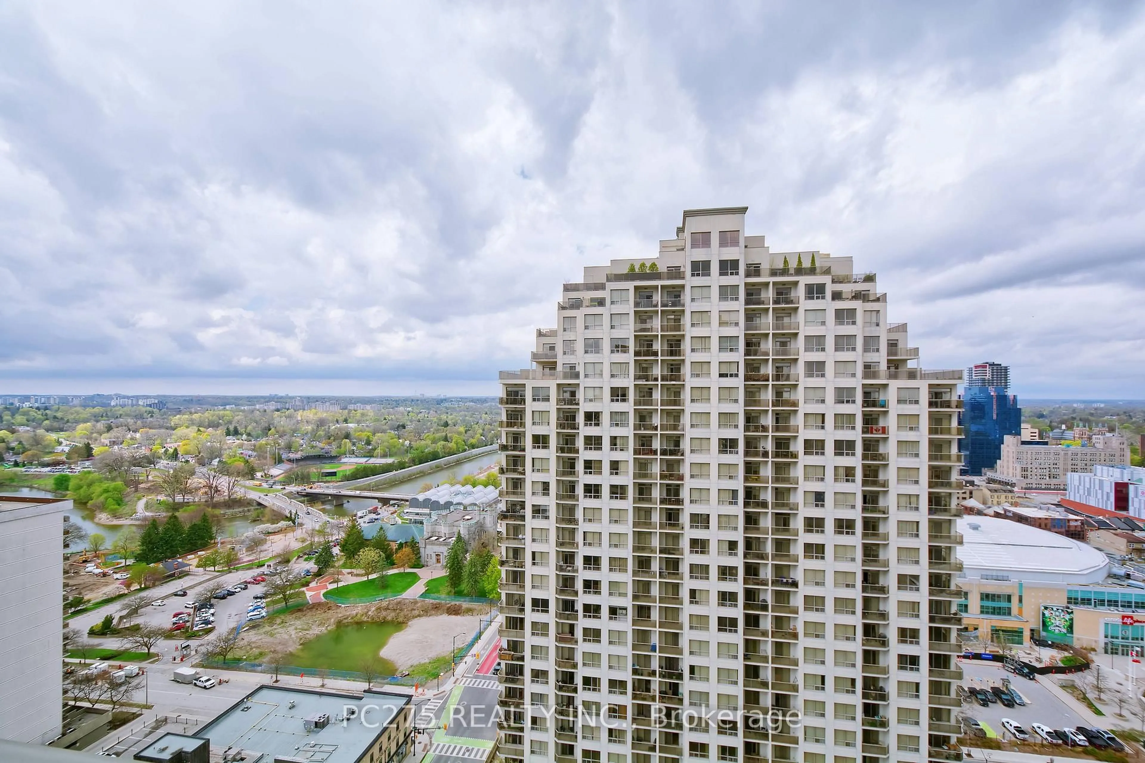 A pic from outside/outdoor area/front of a property/back of a property/a pic from drone, city buildings view from balcony for 330 Ridout St #2401, London East Ontario N6C 3Z3