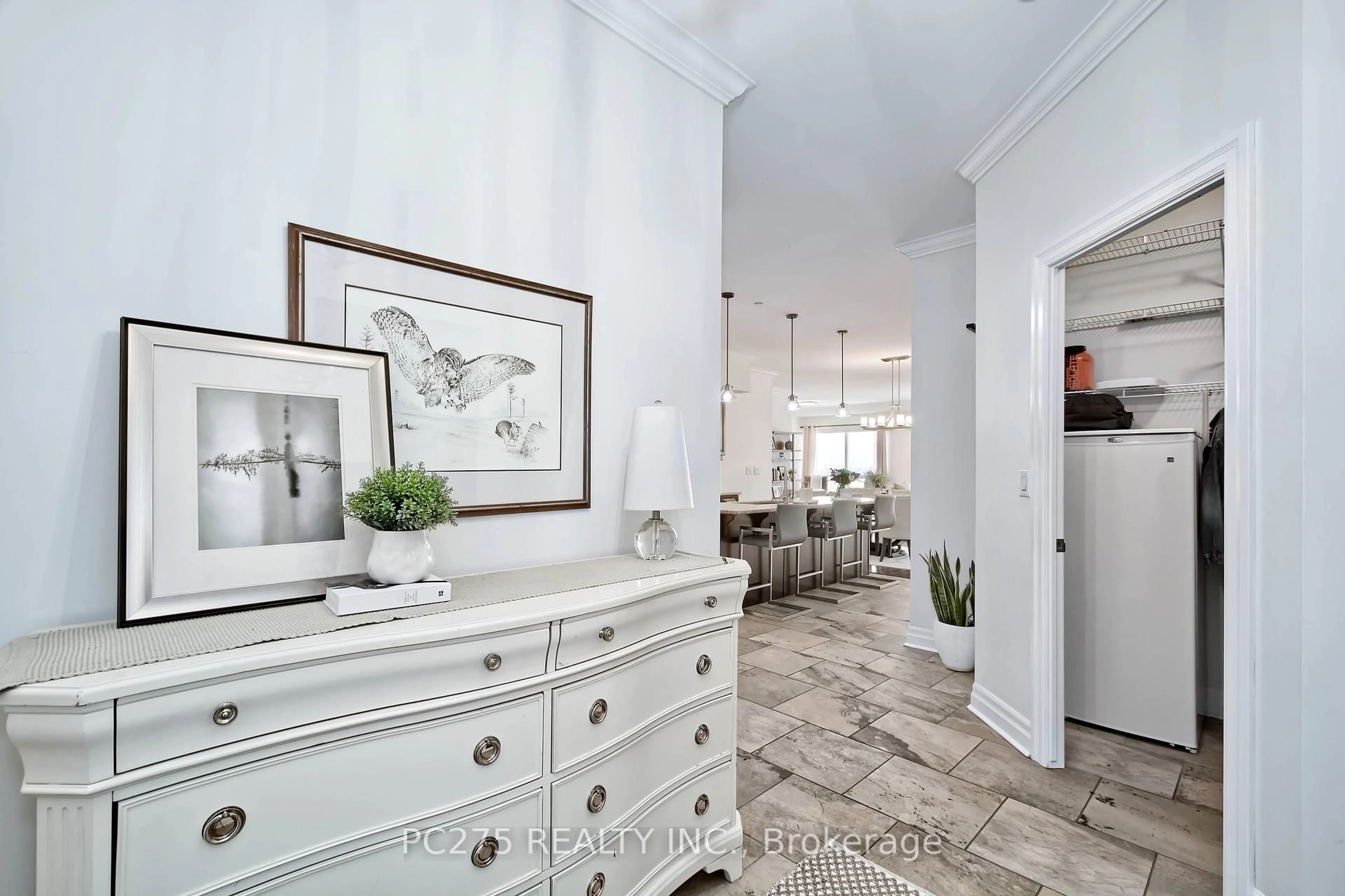 Unknown for 330 Ridout St #2401, London East Ontario N6C 3Z3