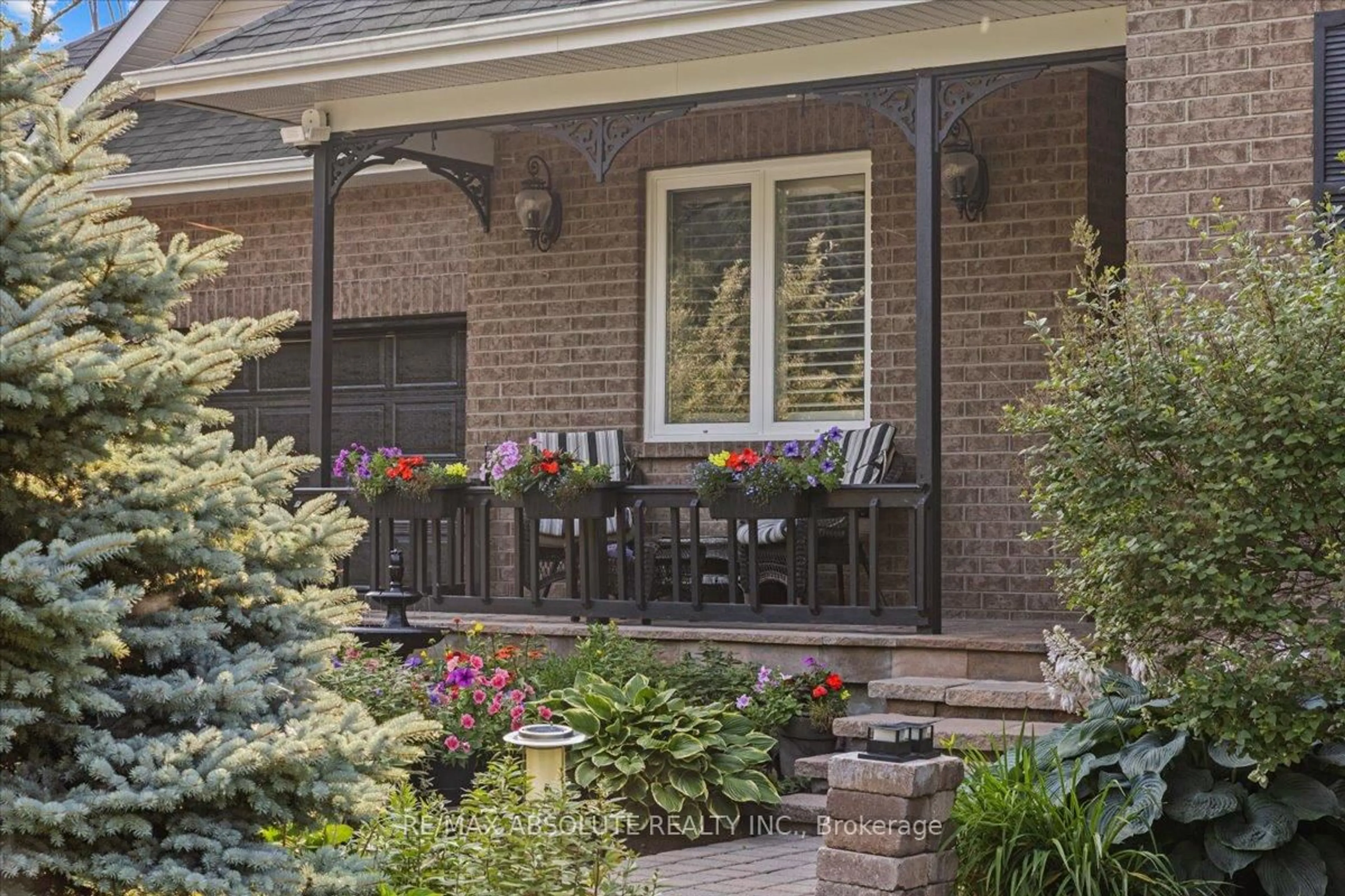 Patio, street for 1801 Rocklane Dr, Kanata Ontario K2W 1B5