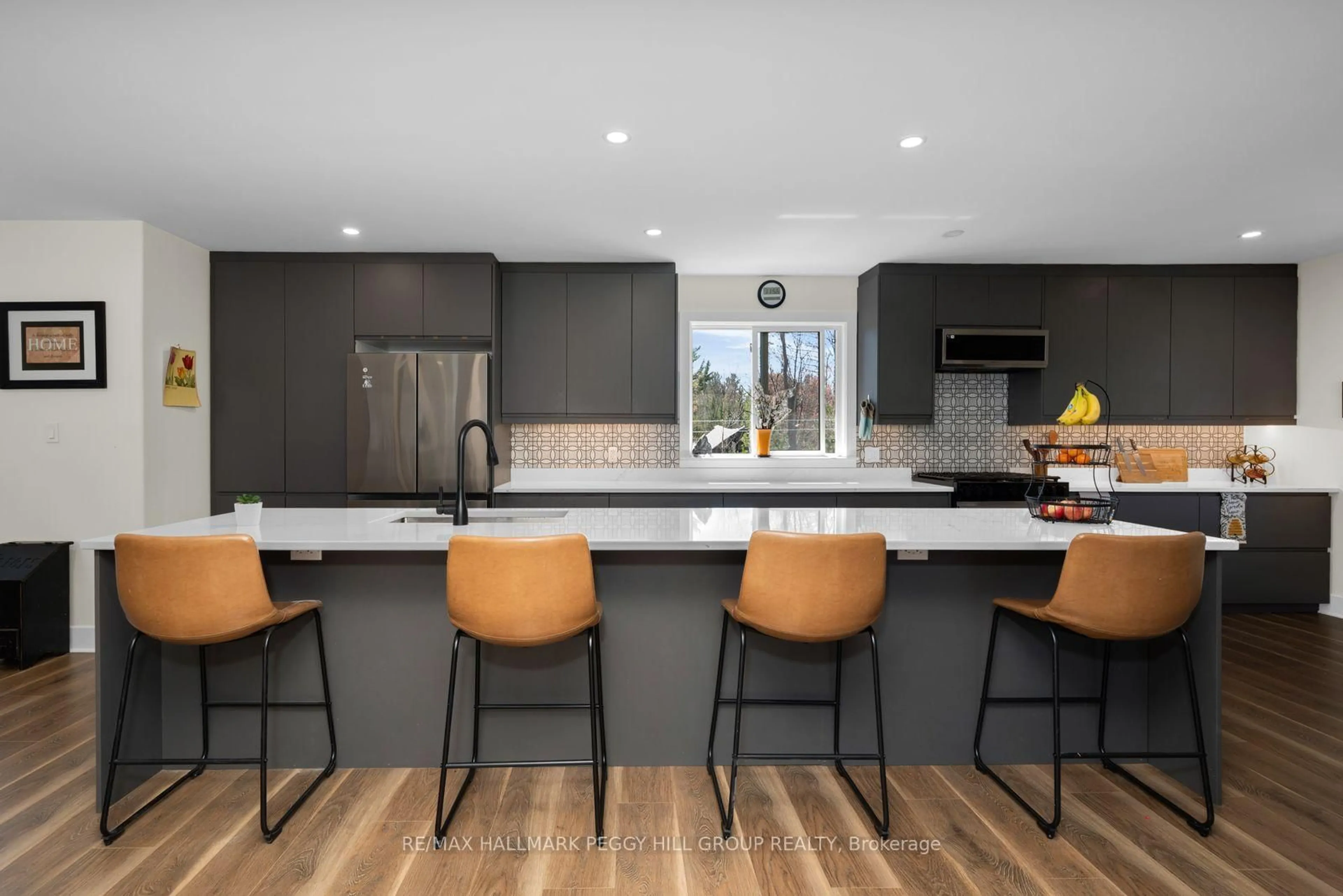 Contemporary kitchen, unknown for 400 Raymond Rd, Muskoka Lakes Ontario P1L 1X4
