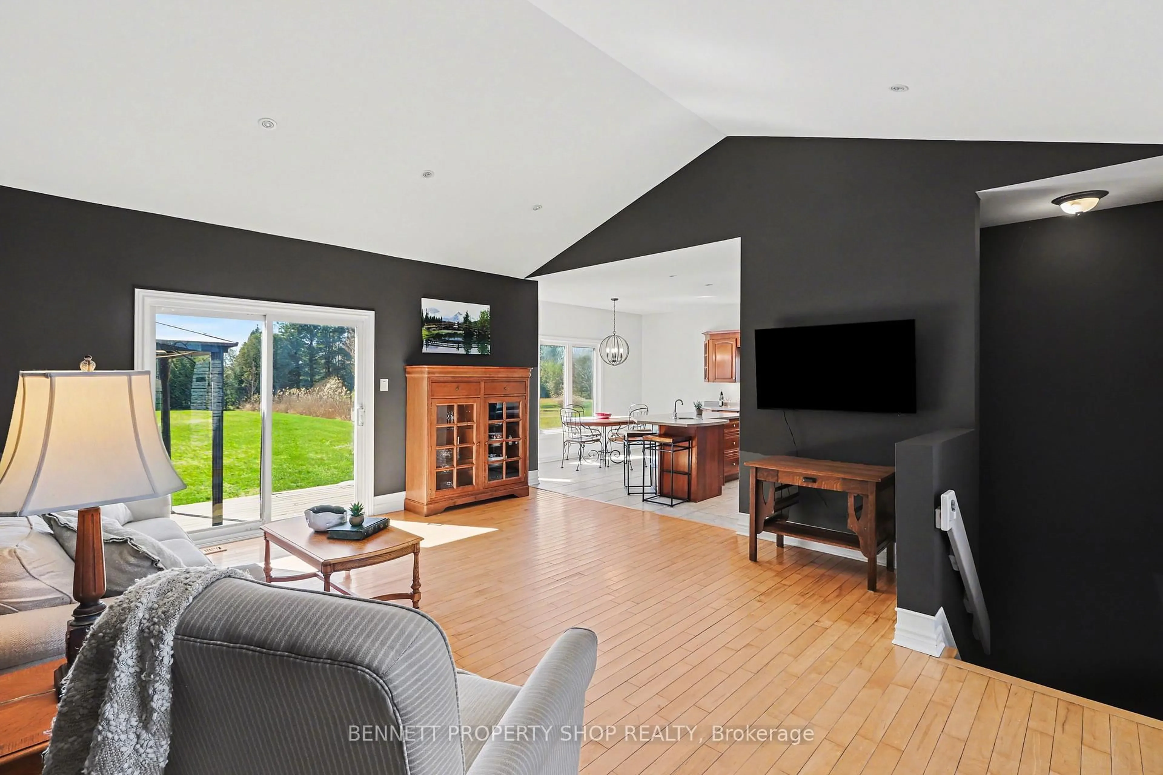 Living room with furniture, unknown for 2030 Kingsley St, Clarence-Rockland Ontario K0A 1E0