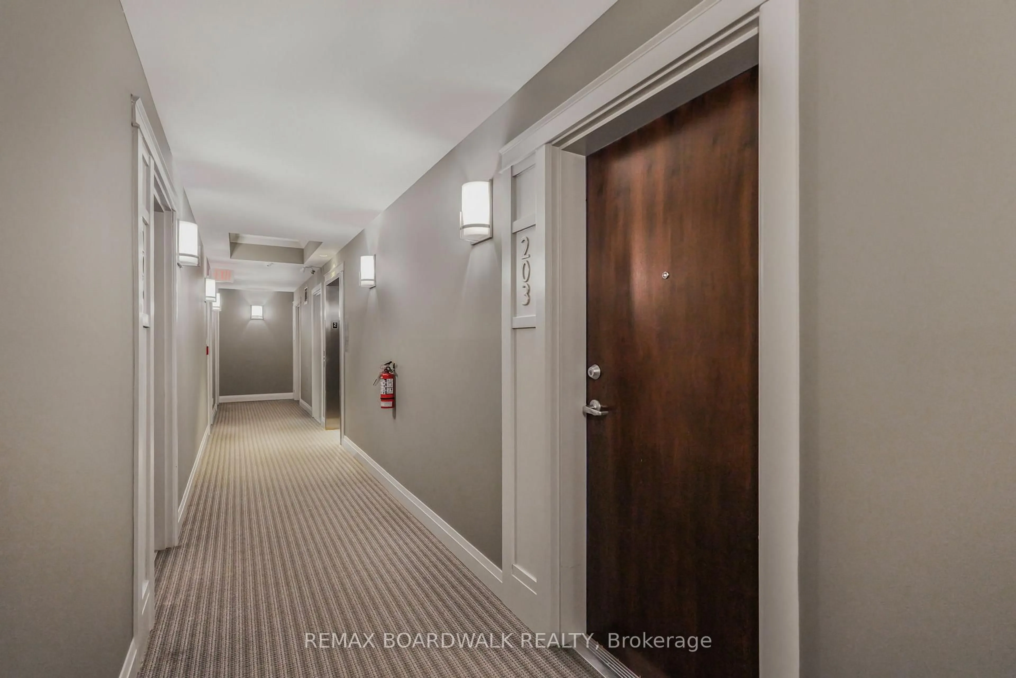 Indoor foyer for 705 Beauparc Private #203, Ottawa Ontario K1J 0B6