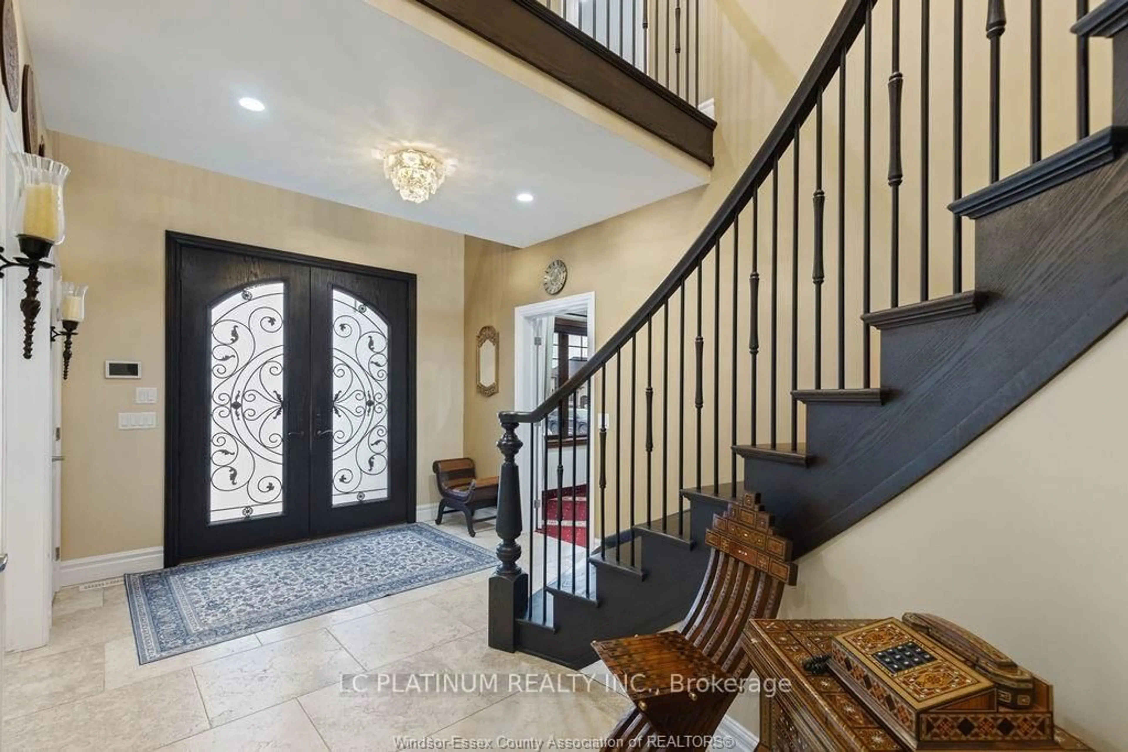 Indoor entryway for 3740 Donato Dr, LaSalle Ontario N9H 0L5