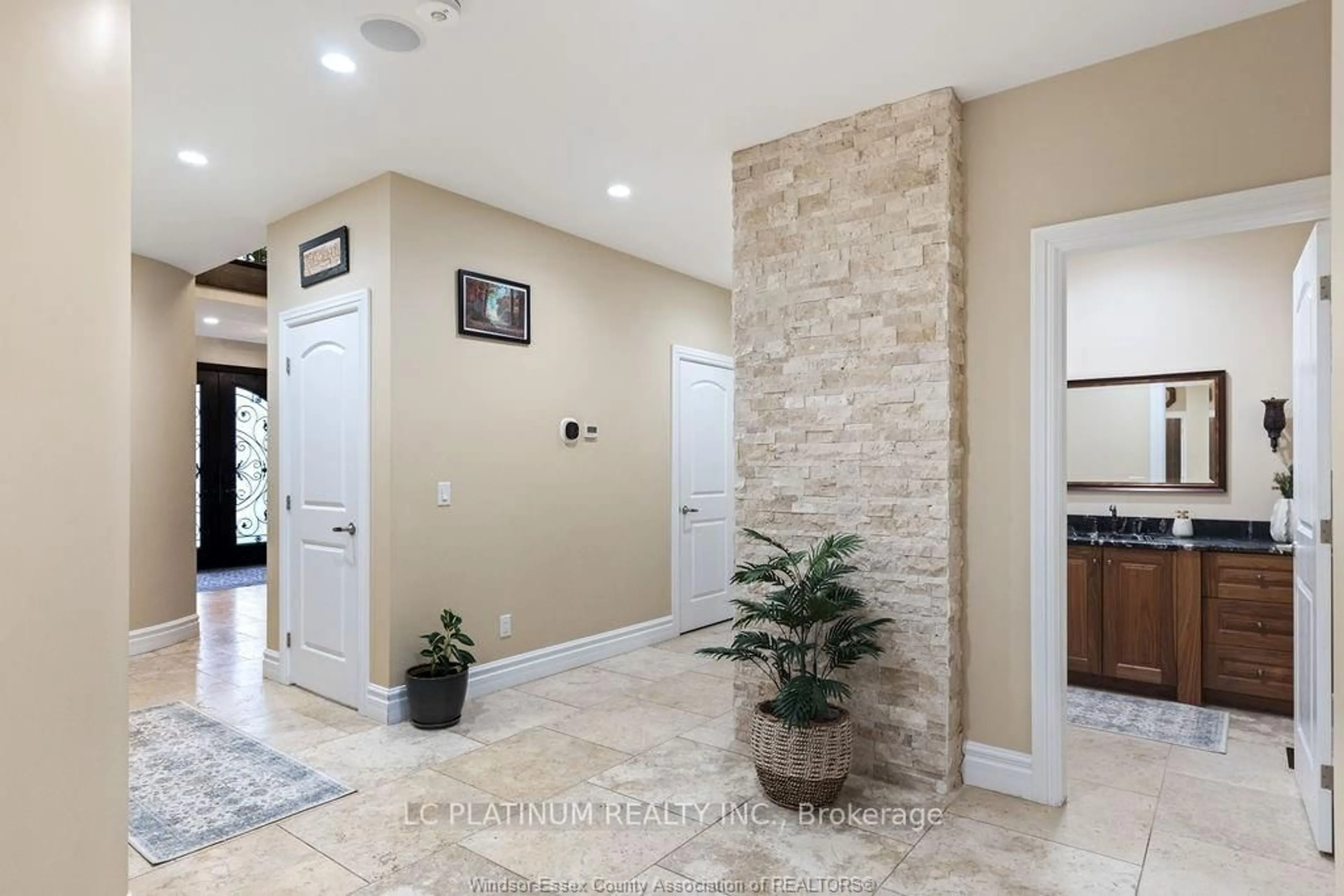 Indoor entryway for 3740 Donato Dr, LaSalle Ontario N9H 0L5