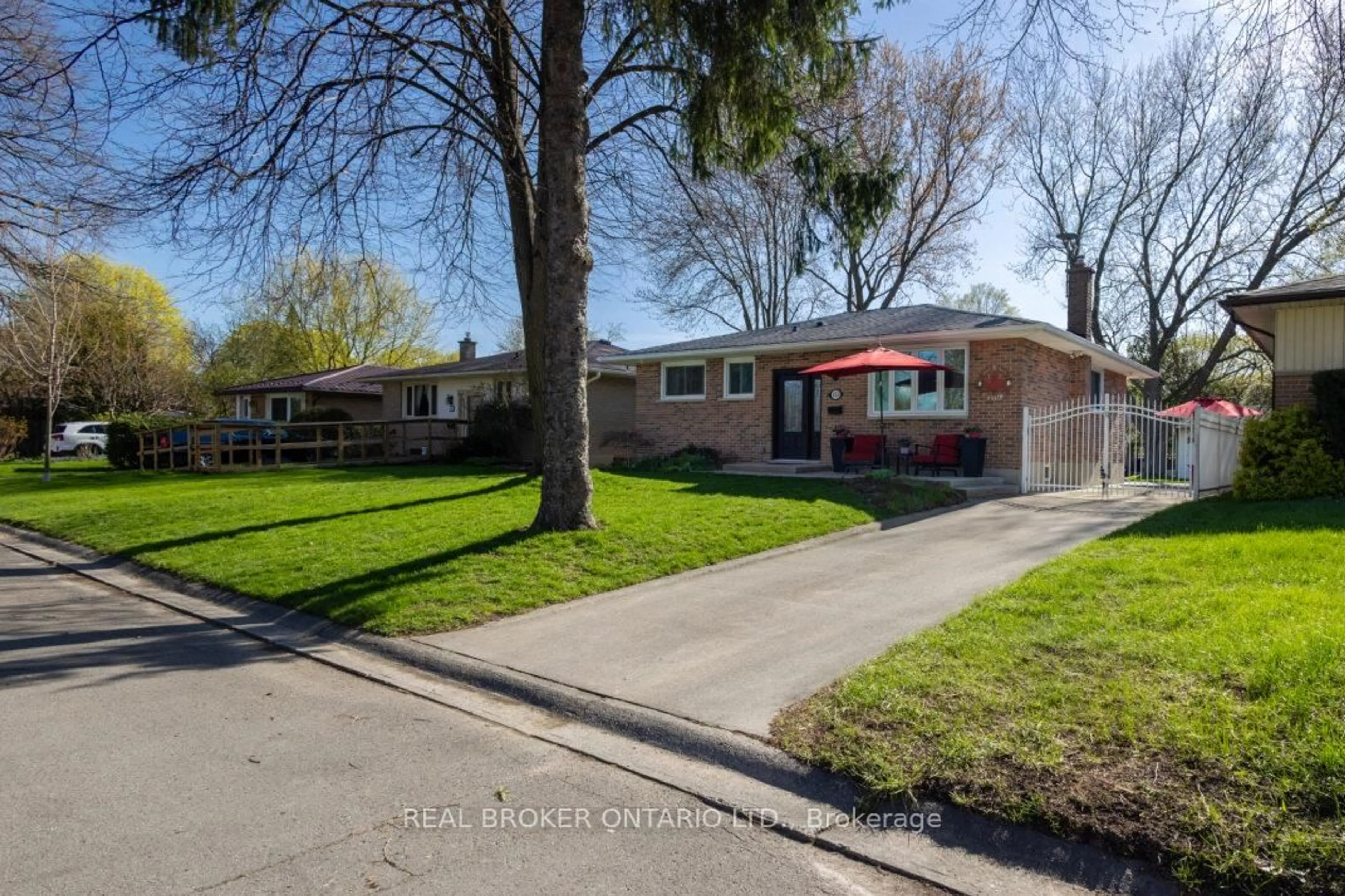 Unknown for 153 Baffin Rd, London East Ontario N5V 1G2